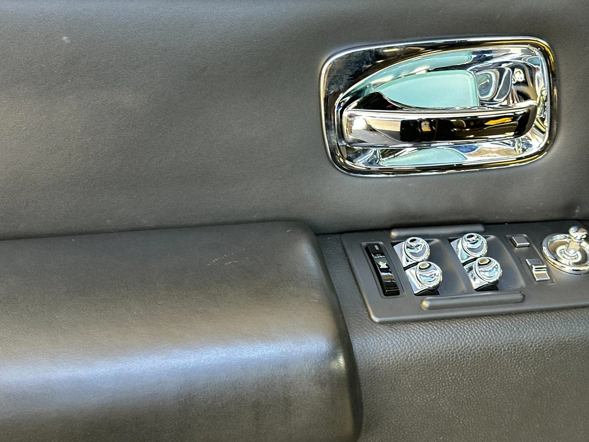 mph011_970631442_Used_2008_Rolls_Royce_Phantom_Series_I_1751459094_9470d3c8b7