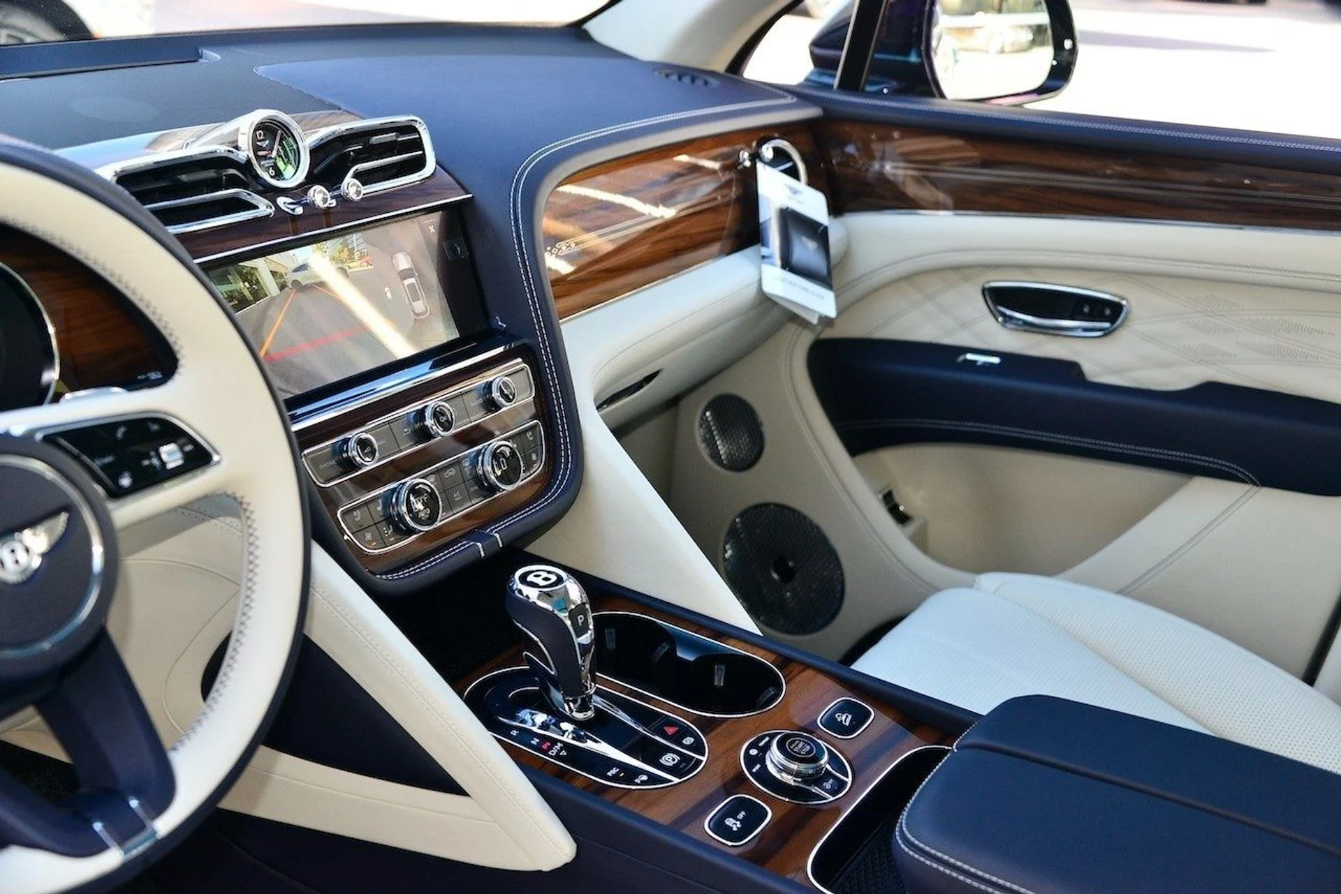 mph011_974158194_2c396f40ef14bc657d3bd154bfc6fcc5x_c3e372cce1