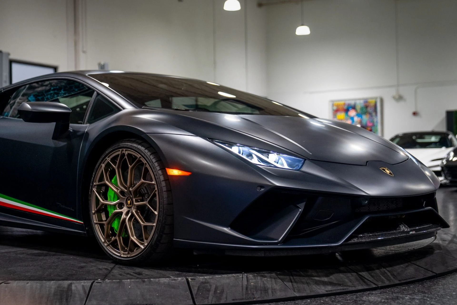 mph011_98588960_Used_2018_Lamborghini_Huracan_LP_640_4_Performante_Ad_Personam_Paint_and_Interior_Massive_Sticker_1769178126_de56bf6406