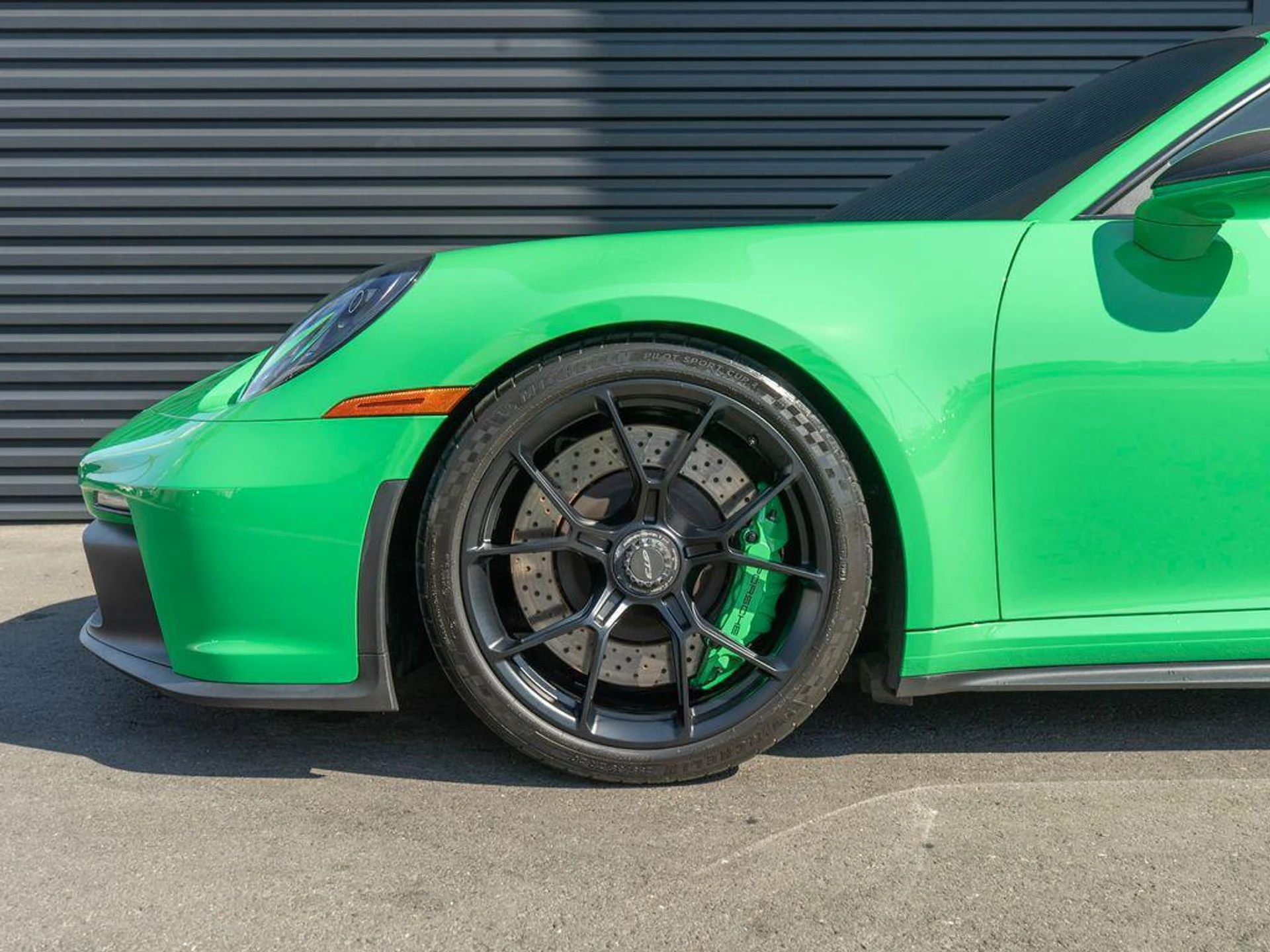 mph011_988251274_7uex_X3b_EZT_Dlaa_A_Wk1n_RJM_6_P720_3f2c8f5aa1