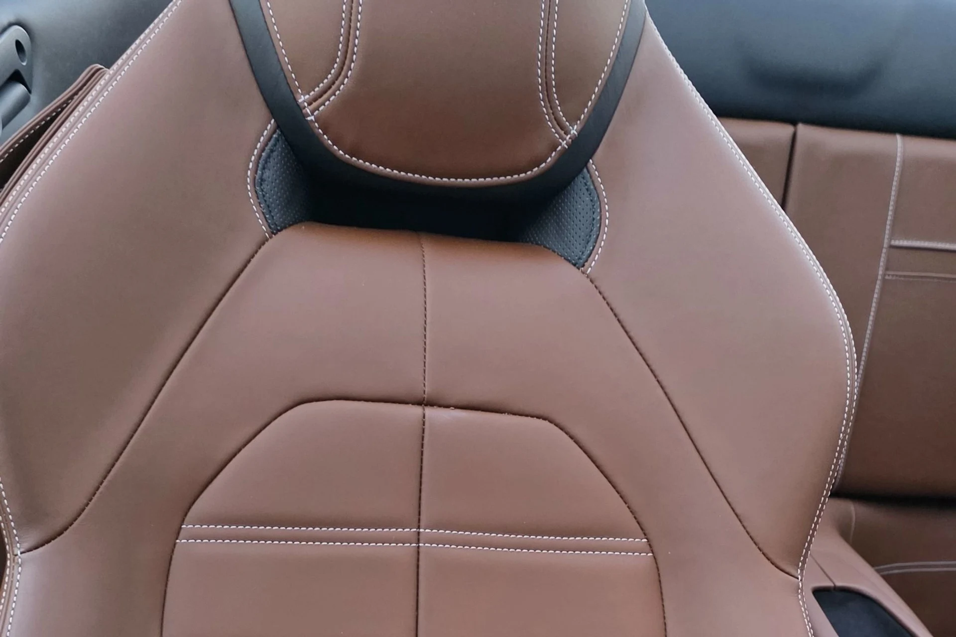 mph011_99688998_Used_2017_Ferrari_California_T_1763593112_14f697e5b5