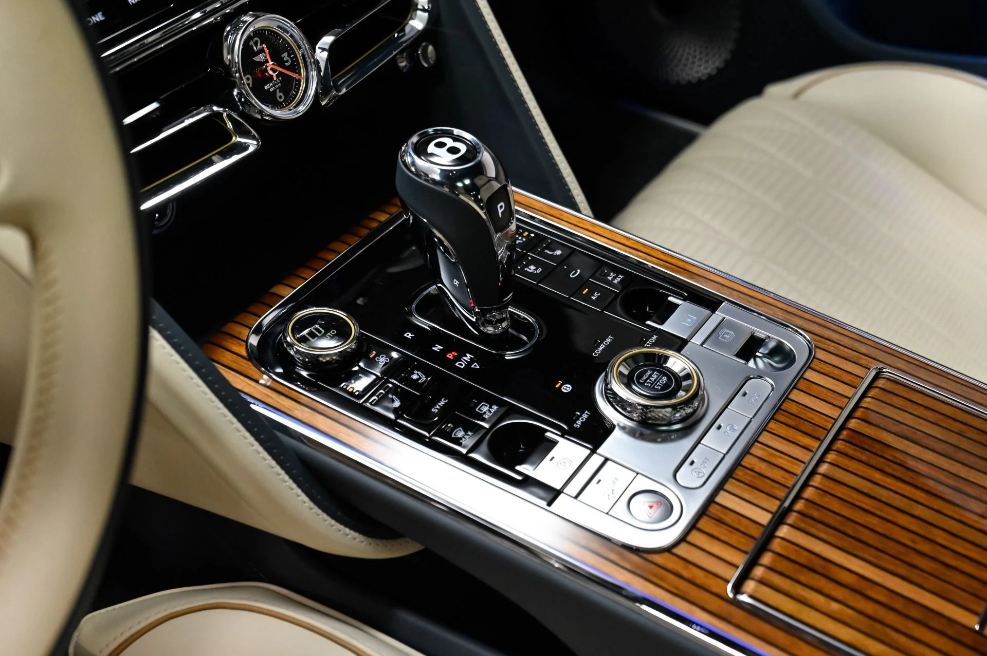 mph011_997123381_Used_2022_Bentley_Flying_Spur_V8_1790876824_b7c99d7b6b