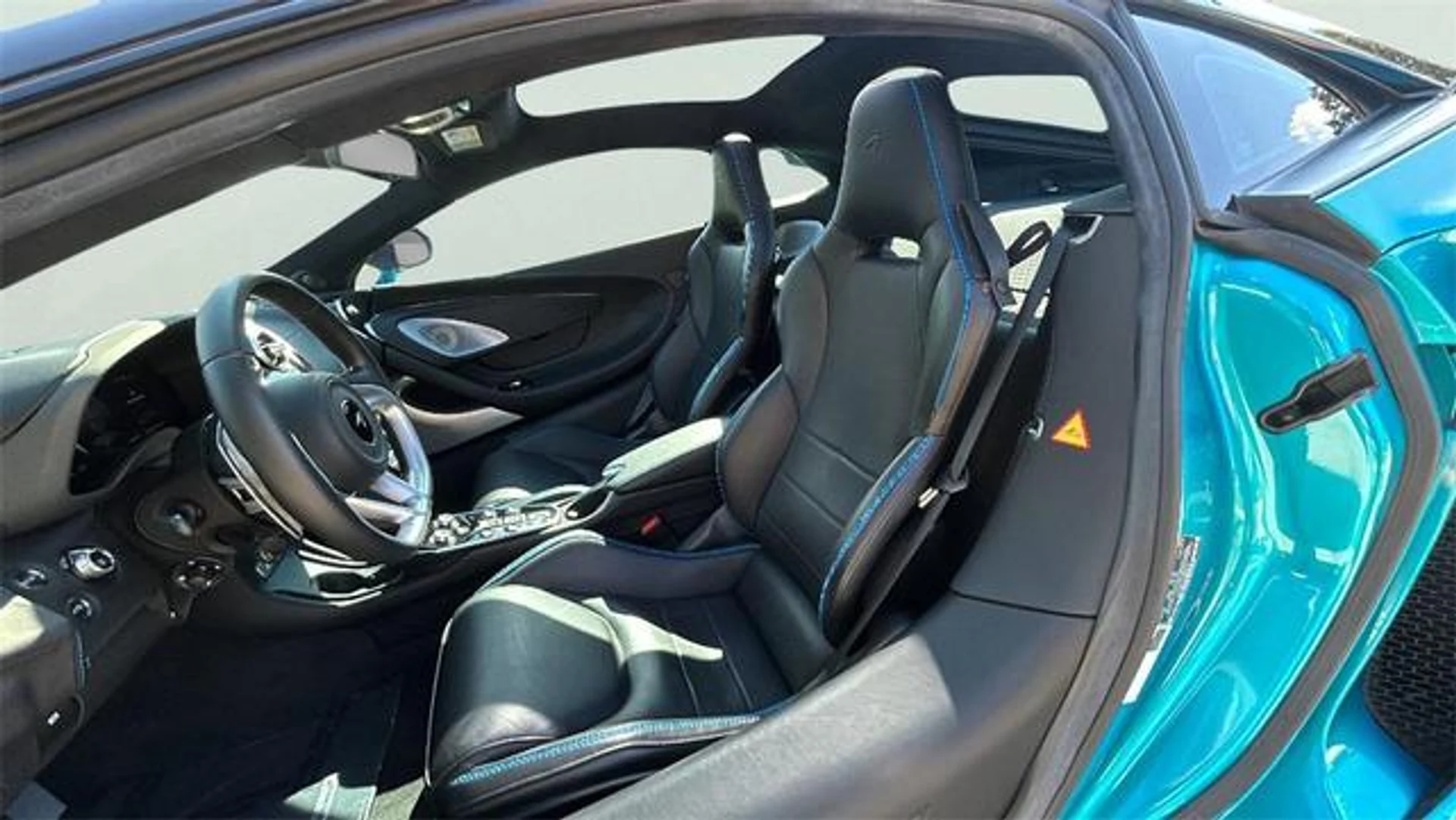 mph011_fremd_ZU_4_S_Jd8ad7eb_Lzc_GB_Gni_NY_703b9c07fb