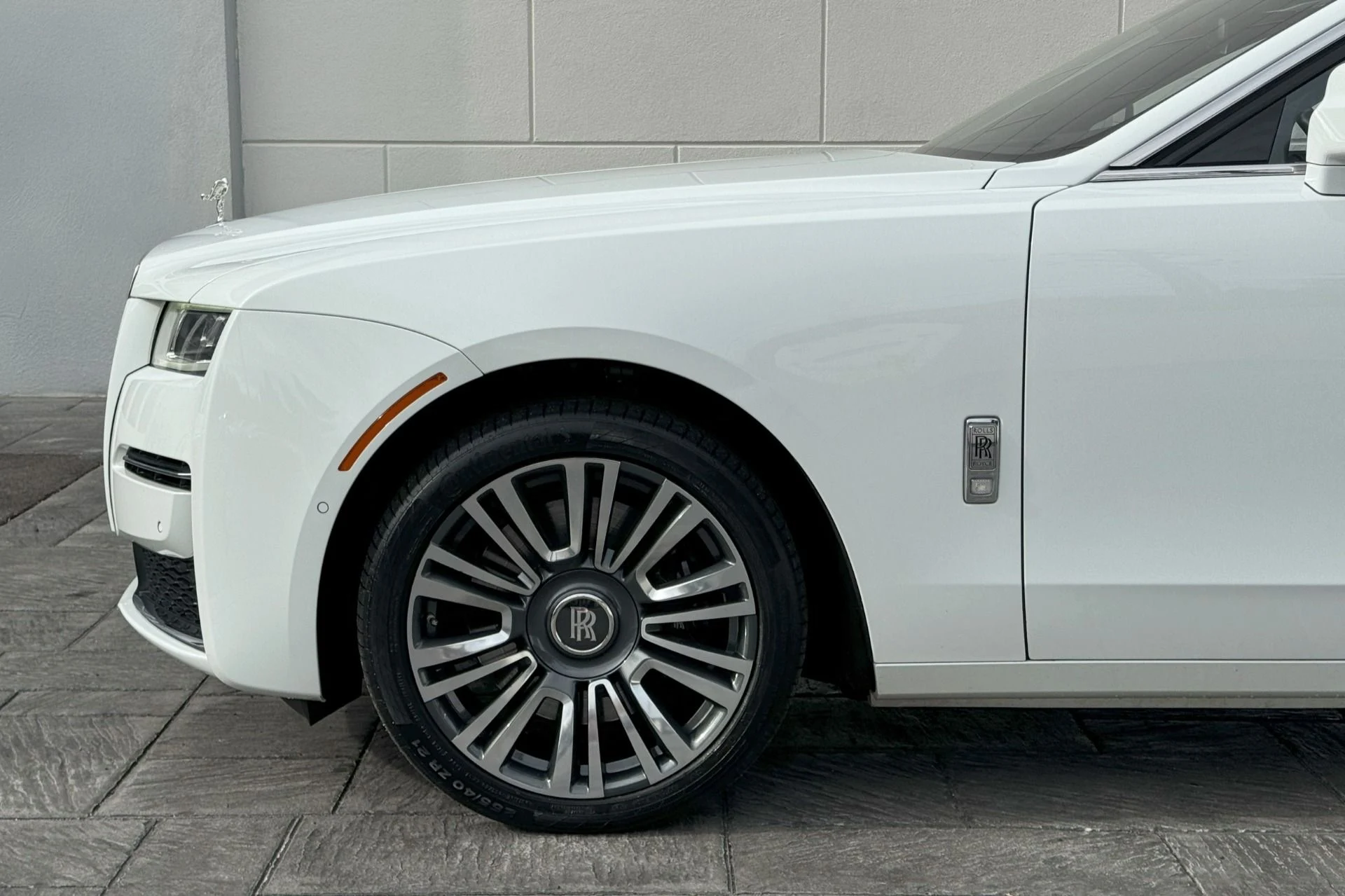 mph012_1000271563_Used_2022_Rolls_Royce_Ghost_1751353922_c5bceff63e