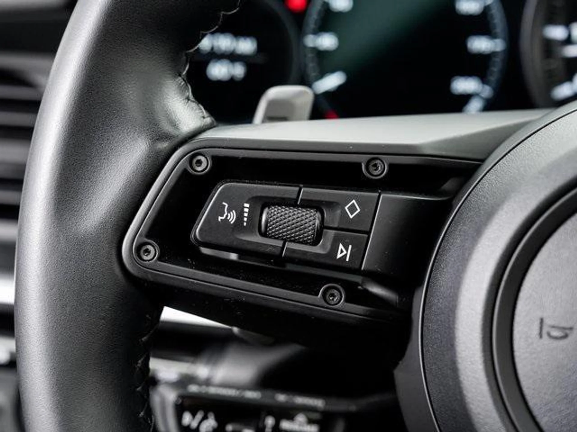 mph012_1000516809_Qh4we0yd_Vdtn5h_NP_Yy_Qr_KN_8_Xr_A_8ebe18c354