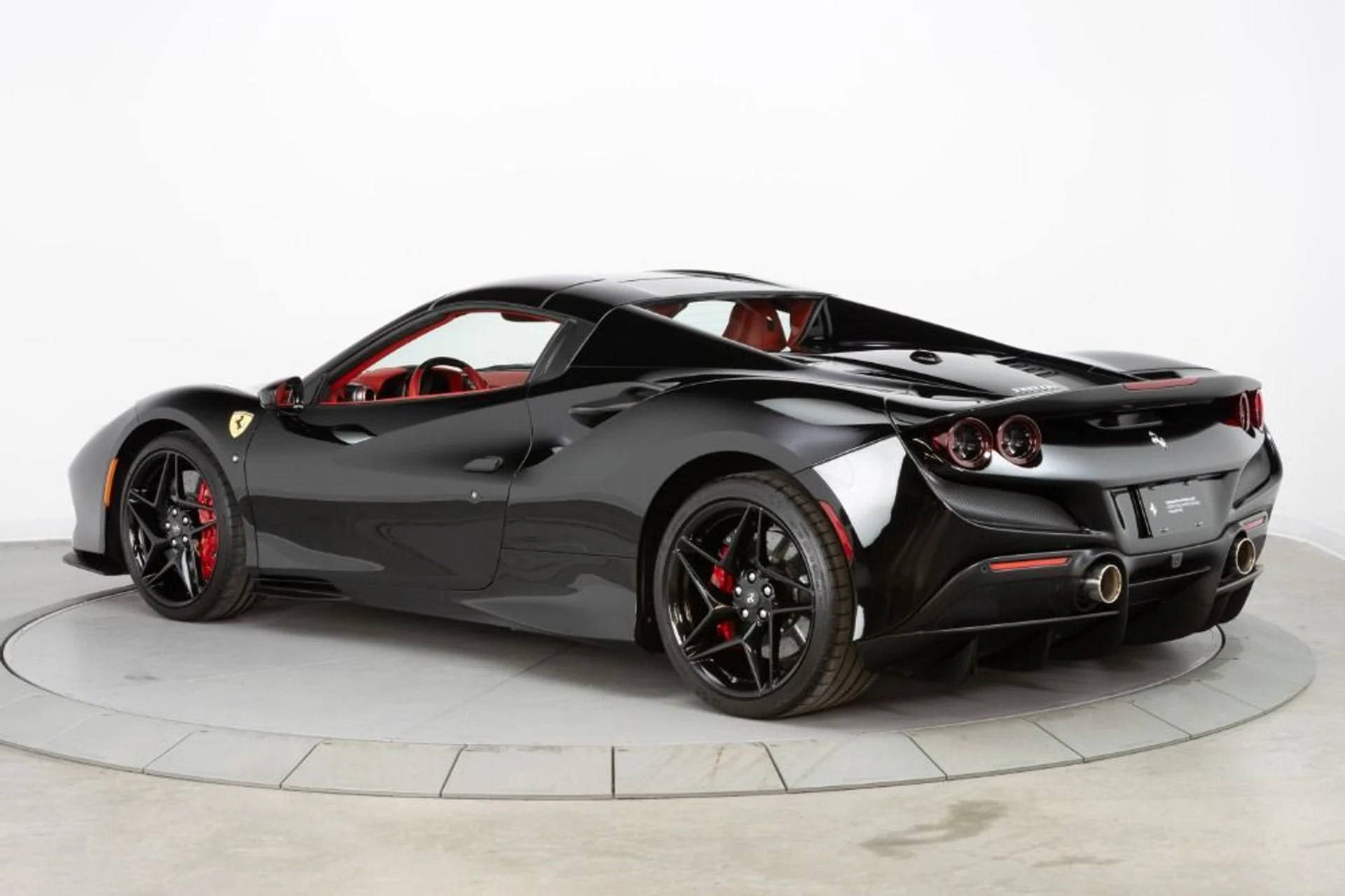 mph012_1000780726_Used_2021_Ferrari_F8_Spider_5dfd77dafb