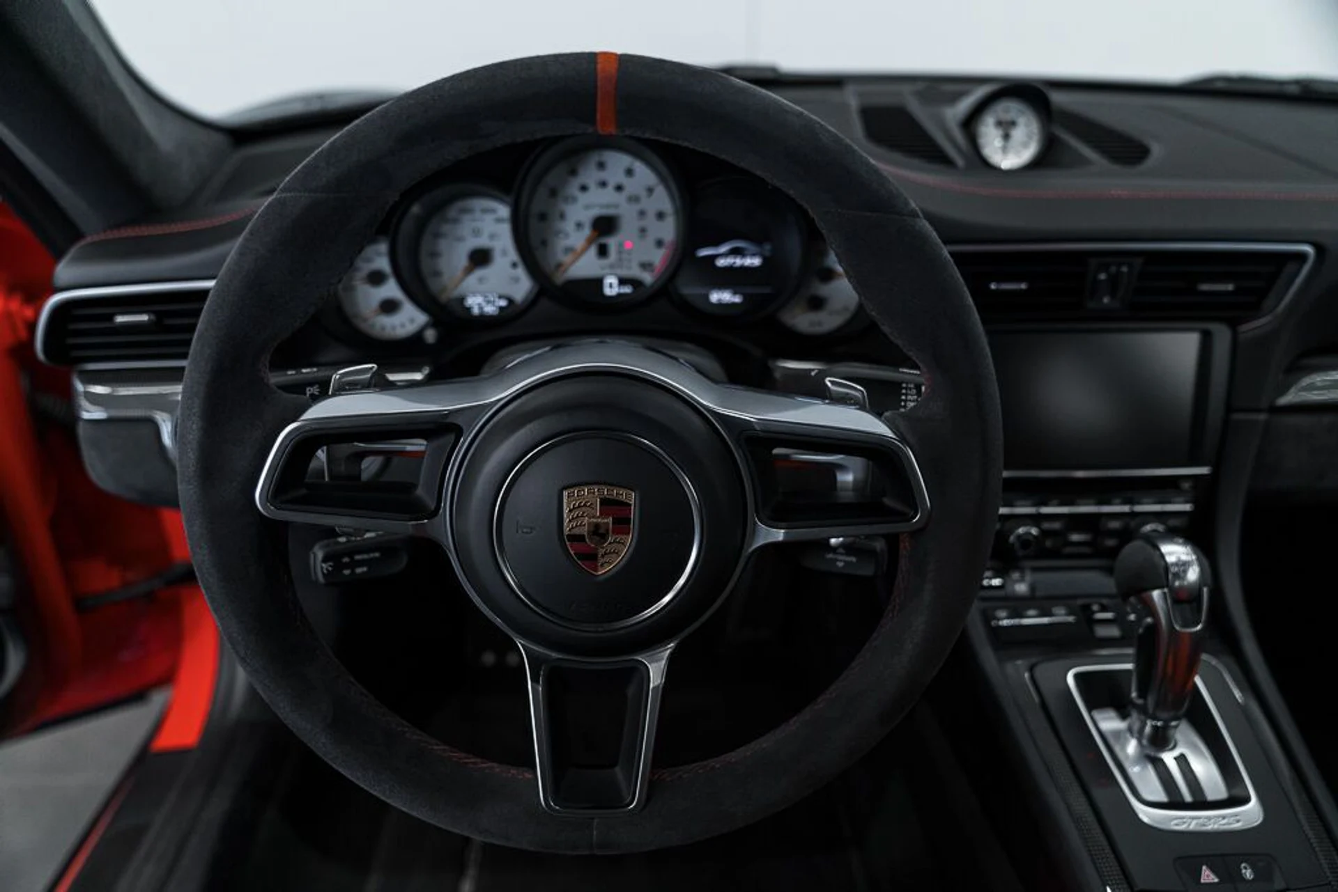 mph012_1004043961_porsche_911_2016_jpg_v_1758918548_02f44b7805
