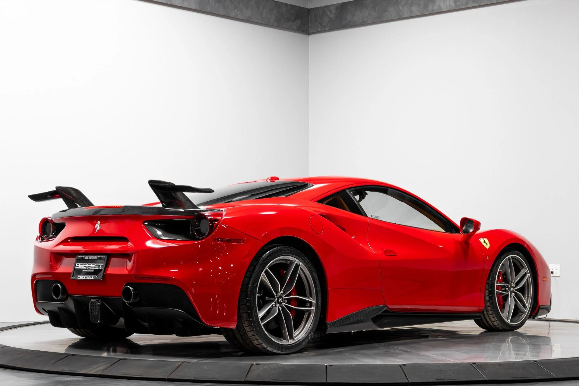 mph012_1006249732_Used_2017_Ferrari_488_GTB_1772166972_5bdddecfef