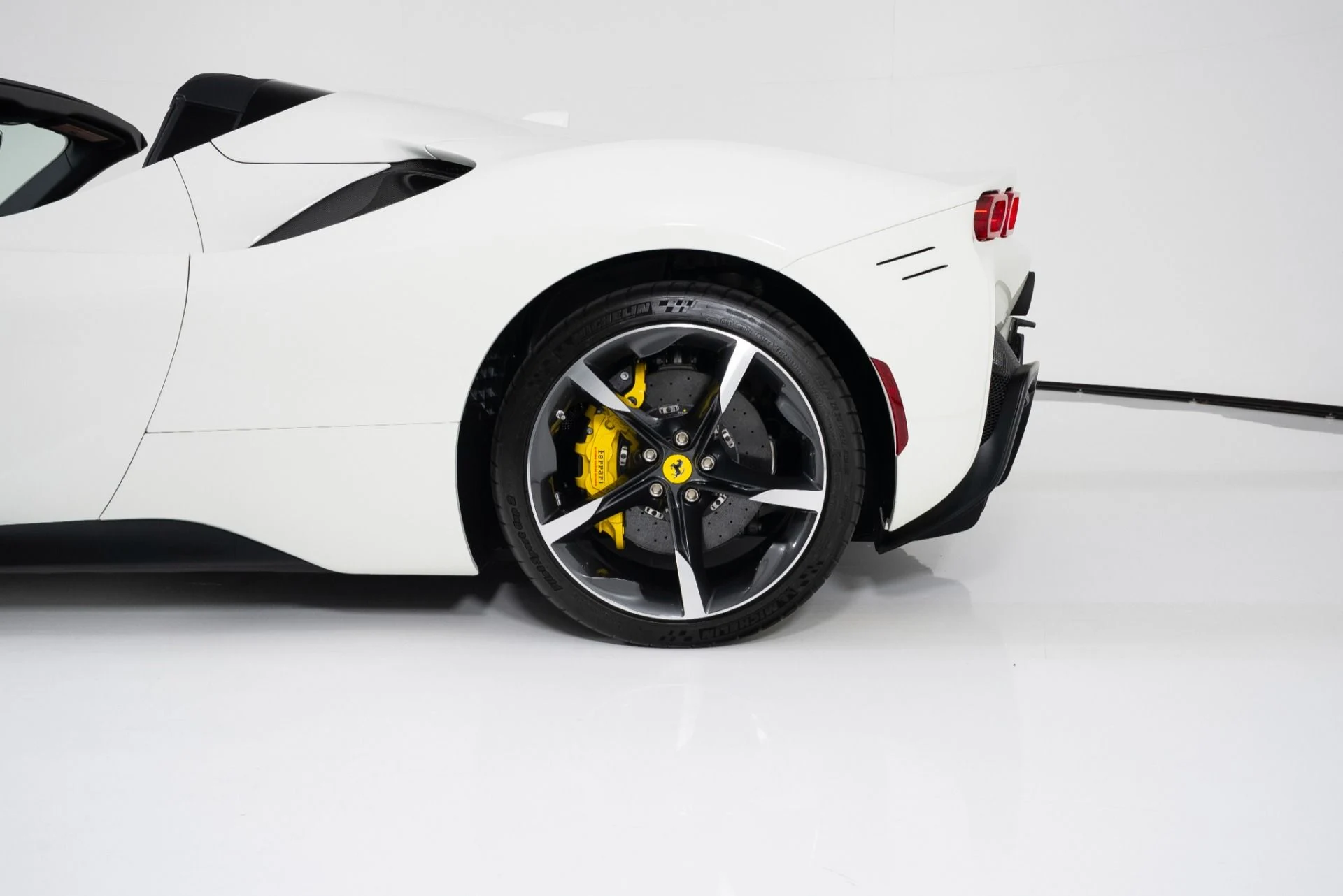 mph012_1014109495_Used_2024_Ferrari_SF_90_Spider_1755801507_f95e7575dc