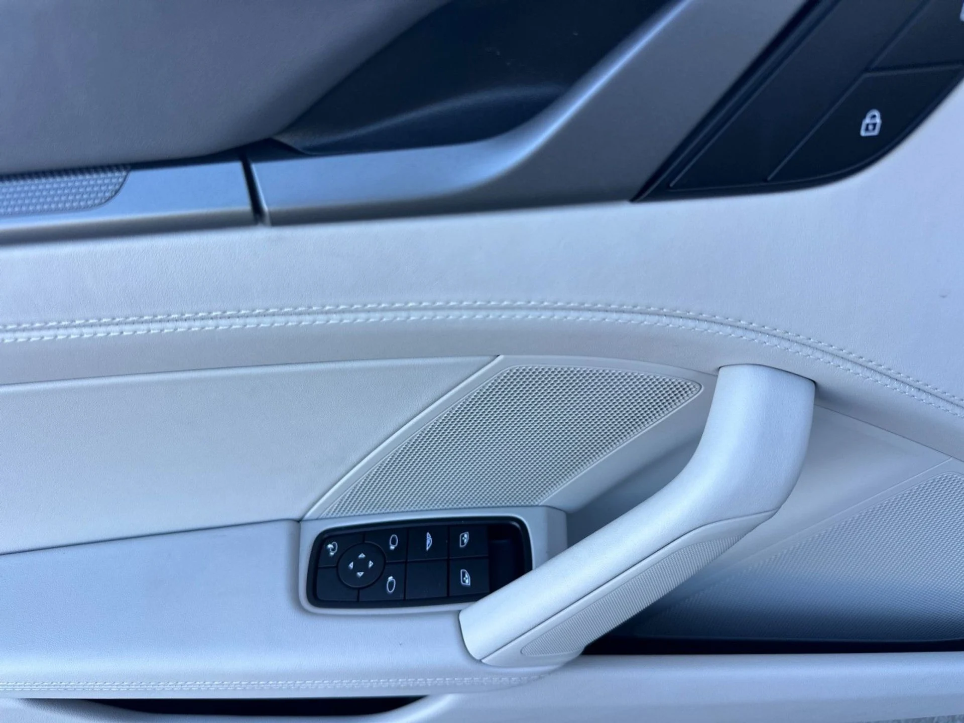 mph012_1017686795_0b83643ad1a4ca5bbc946d2aa049a9f4_6ed46db588