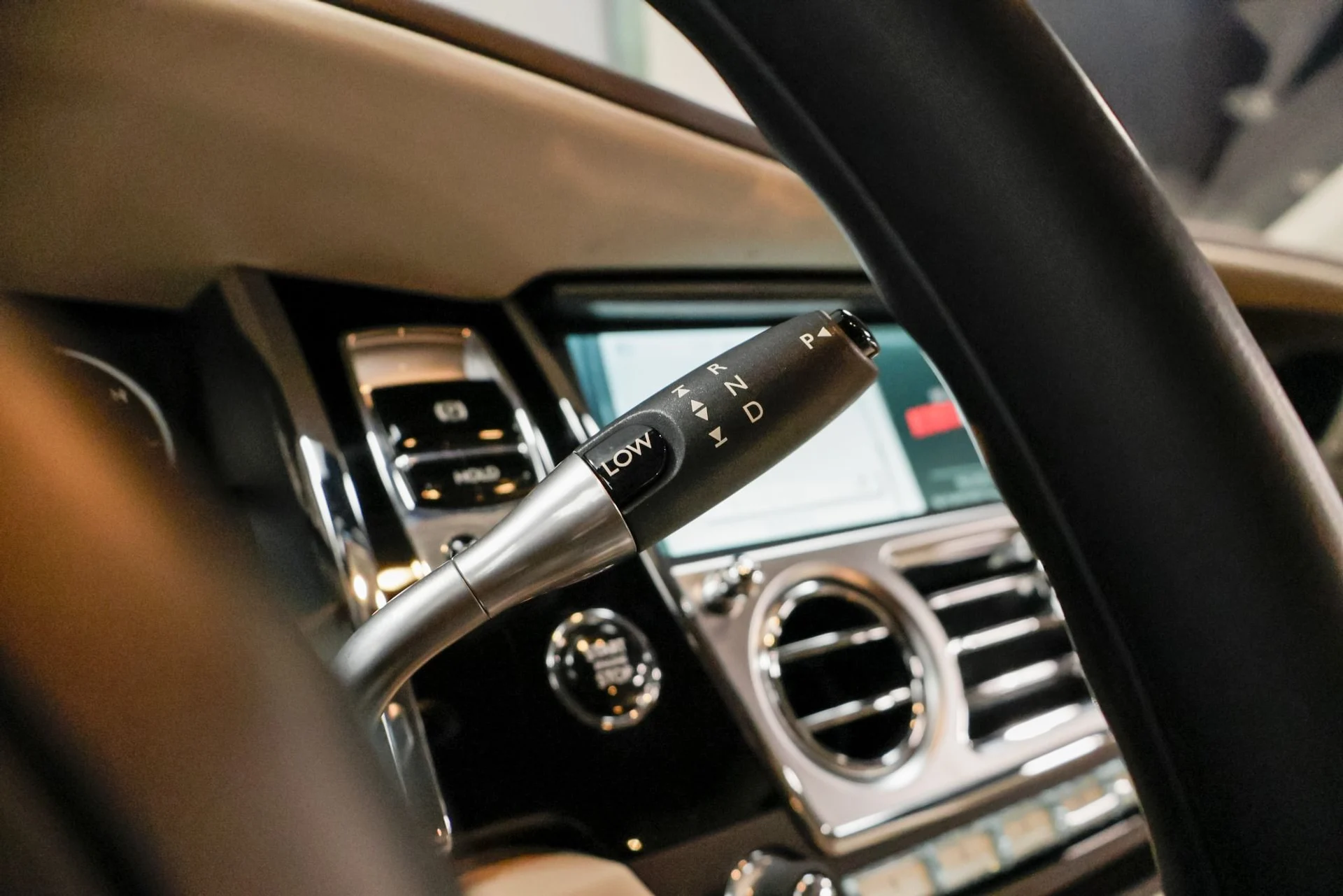 mph012_1021289728_Used_2014_Rolls_Royce_Wraith_1761229868_6b0c65d25d