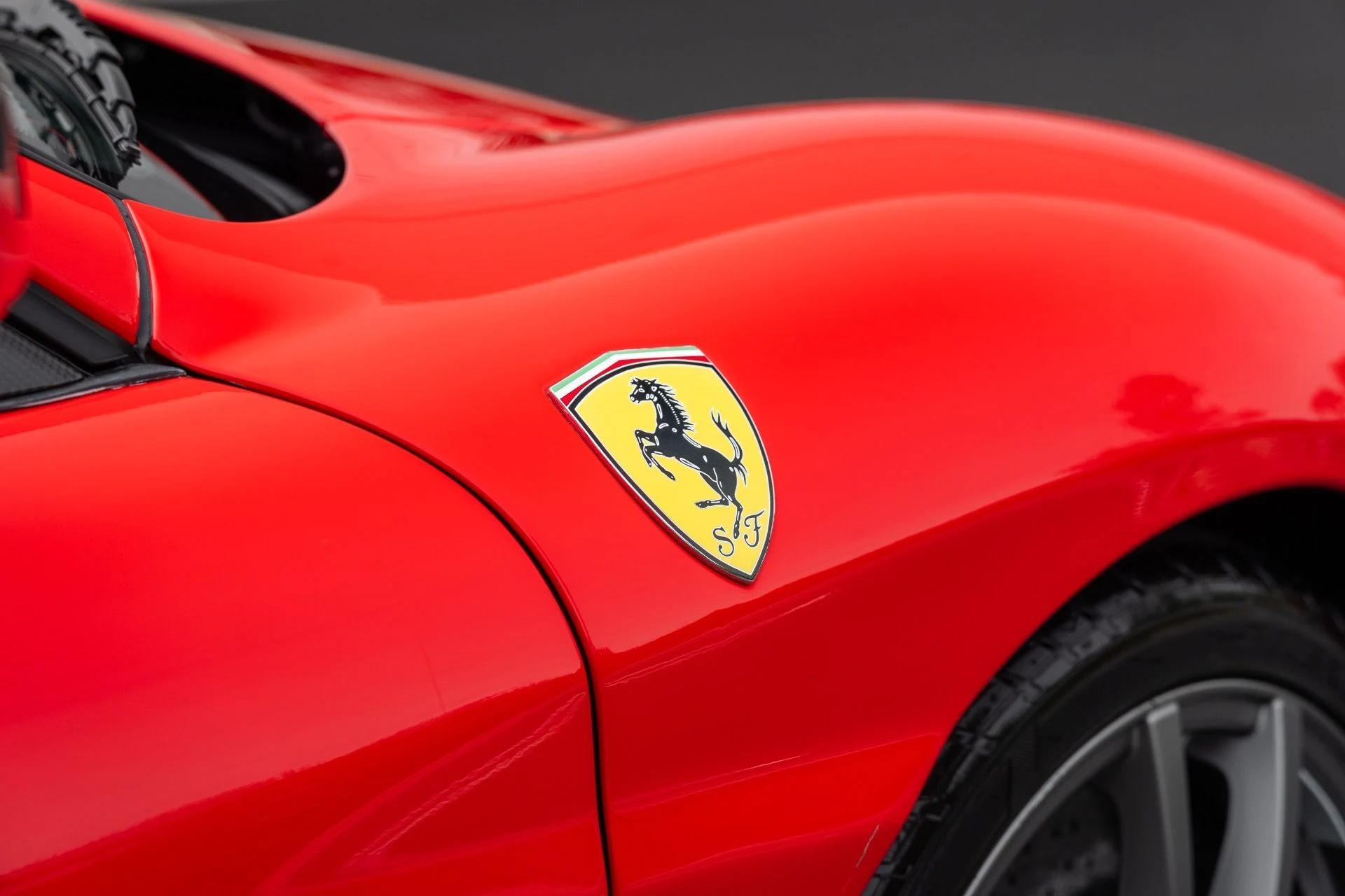 mph012_1025023232_Used_2009_Ferrari_430_Scuderia_1773798885_2422dd23ec