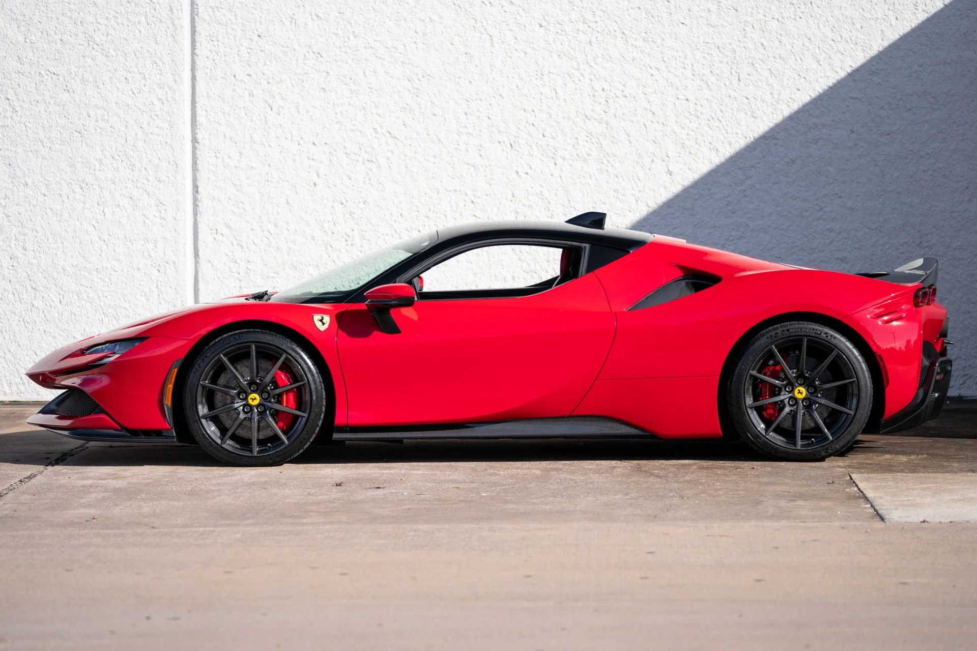 mph012_1026325217_Used_2023_Ferrari_SF_90_Stradale_1764710816_5d1d089080