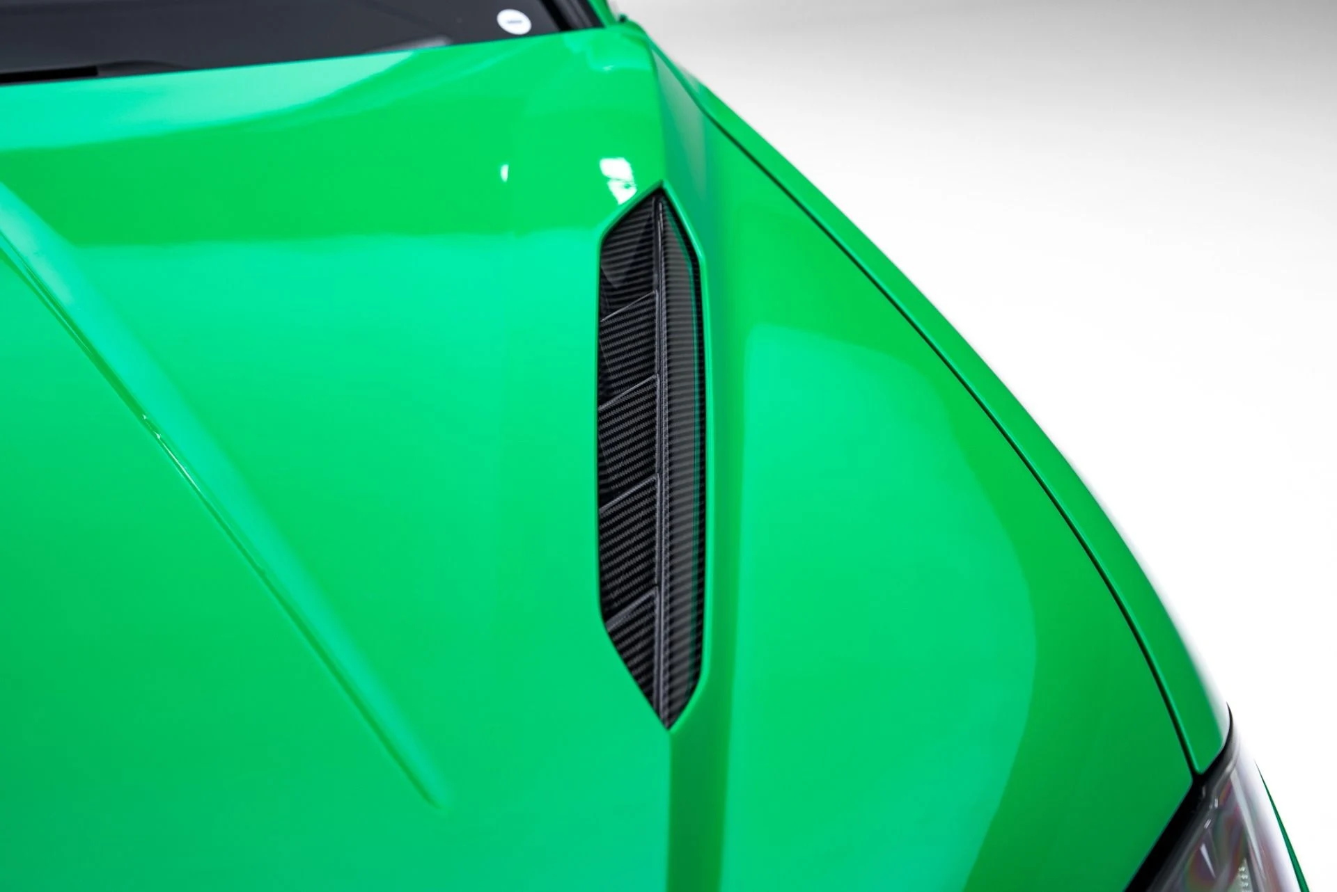 mph012_103919113_Used_2023_Lamborghini_Urus_Performante_1776122836_06503bbd8a