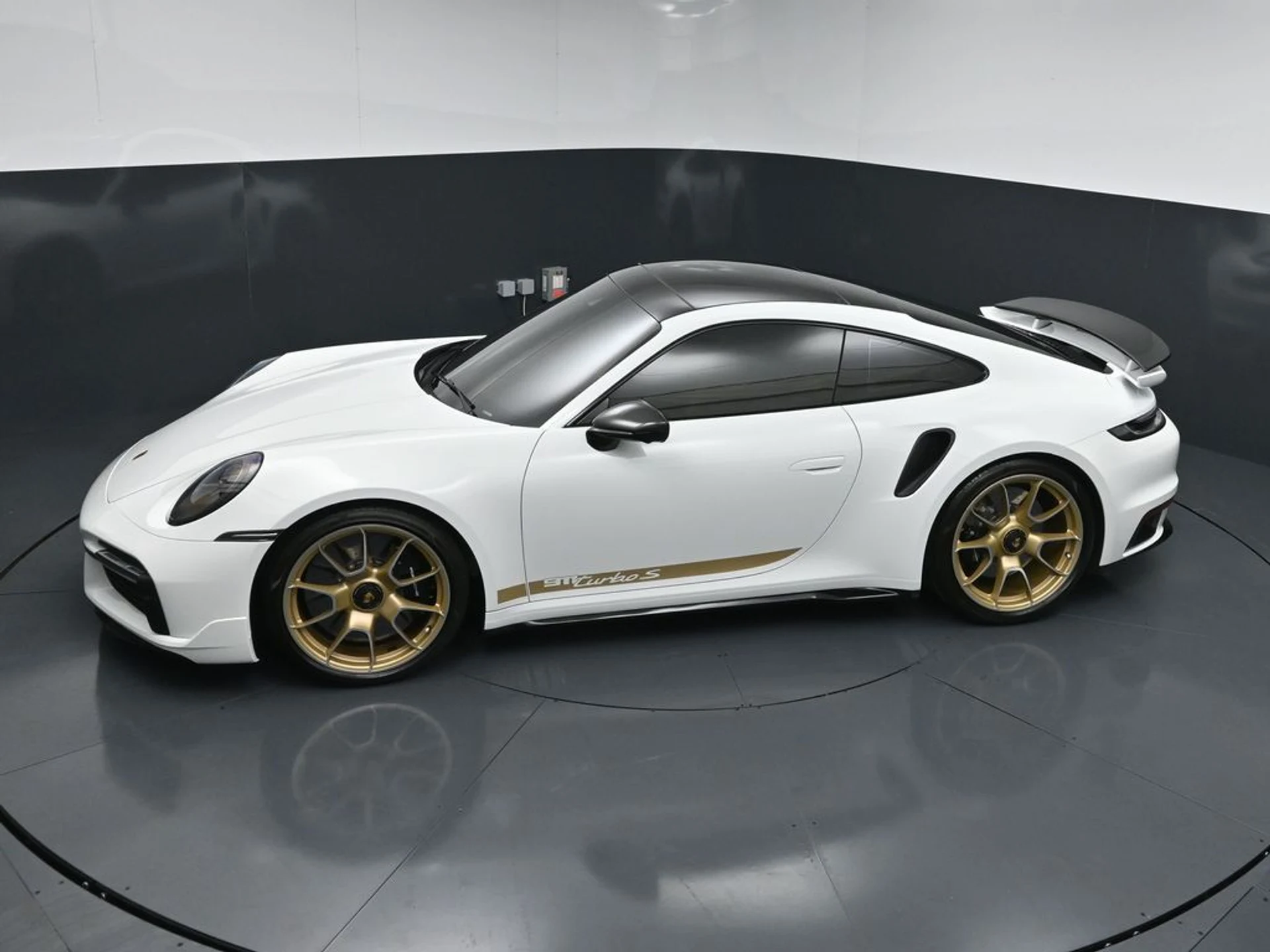 mph012_1043535149_e08bfedfdfd15834836b5e88f4621fdex_3d6c12c211