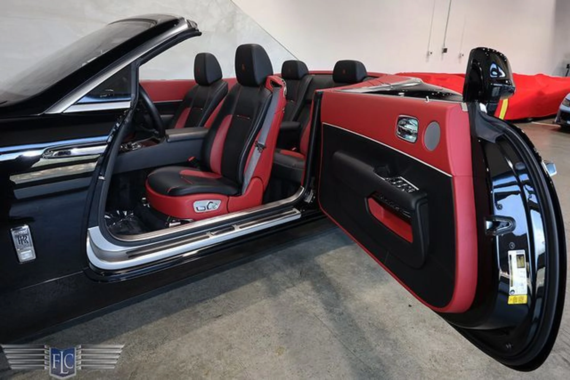 mph012_1048310197_used_2017_rolls_royce_dawn_convertible_9689_23082501_17_640_7c6e94558d