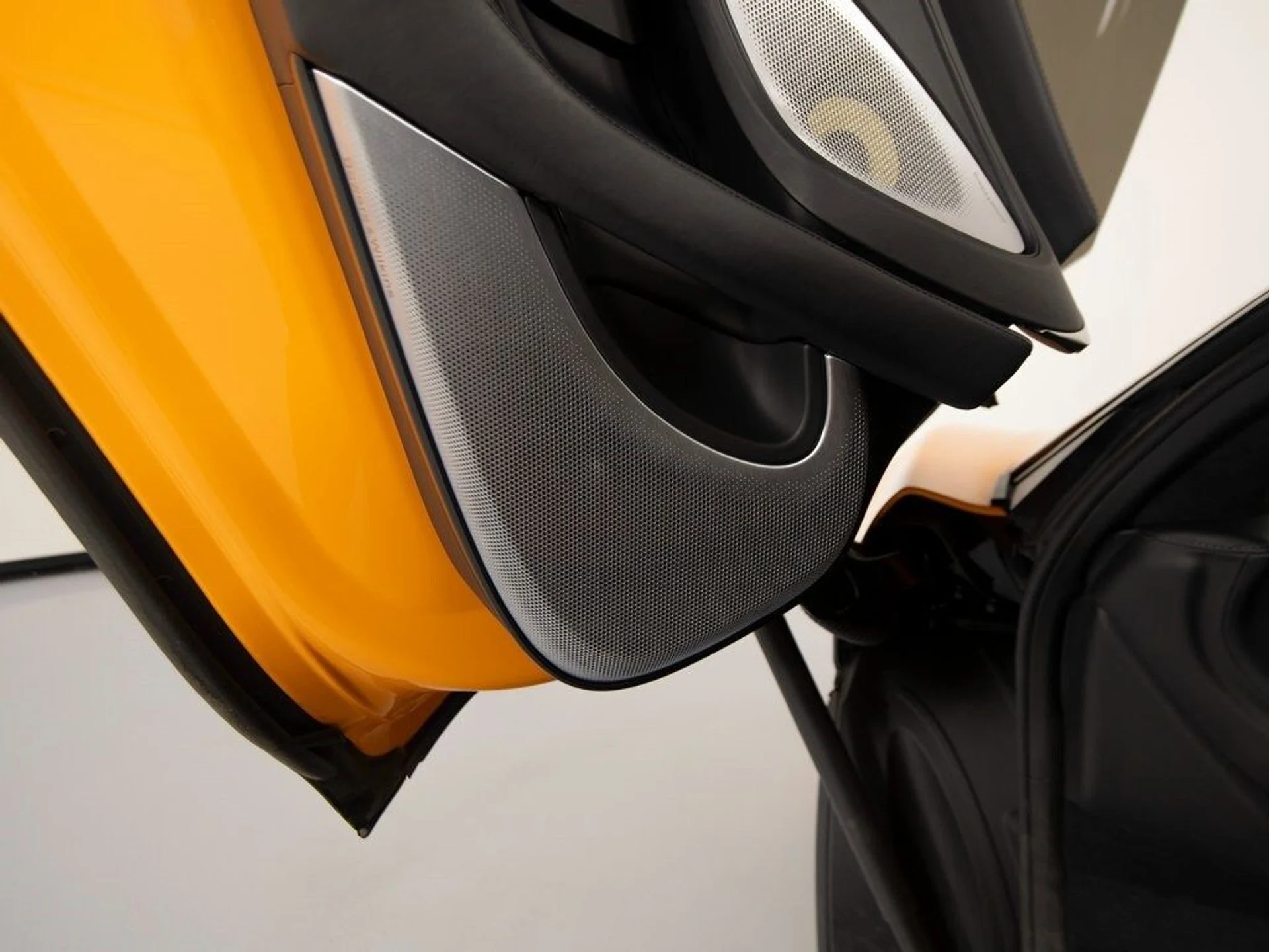 mph012_1049269719_b79f695a8d866bdb083a352040929c7bx_110b8a9968