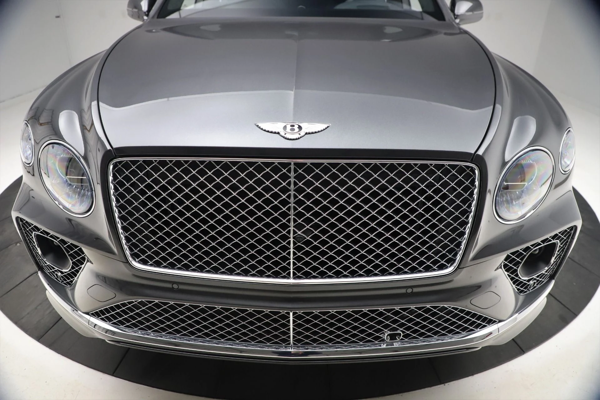 mph012_1057054577_Used_2021_Bentley_Bentayga_V8_1610148203_37e6c7746a