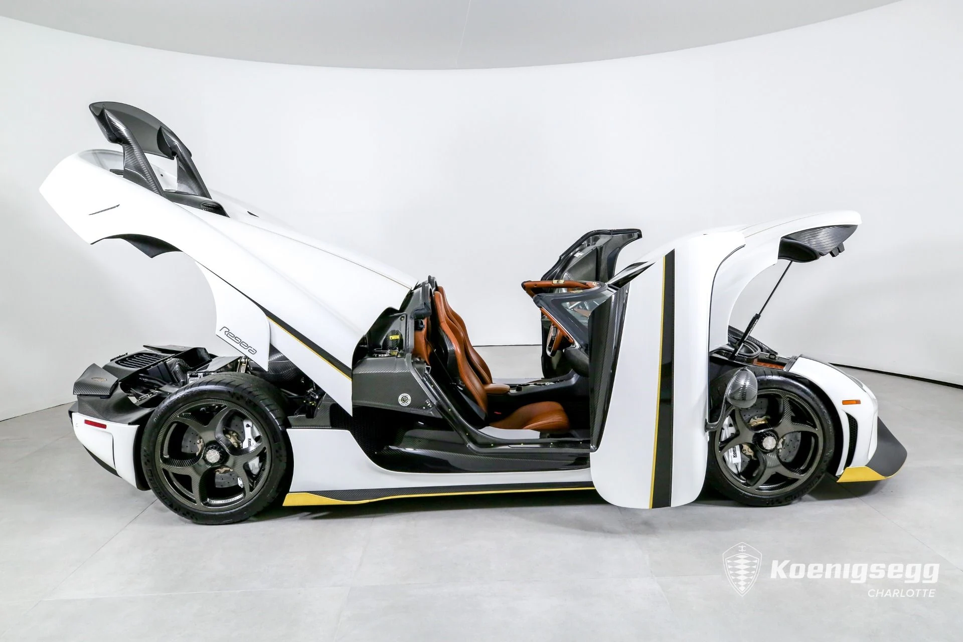 mph012_105741406_Used_2019_KOENIGSEGG_REGERA_RWD_1703801682_a0c3ea0641