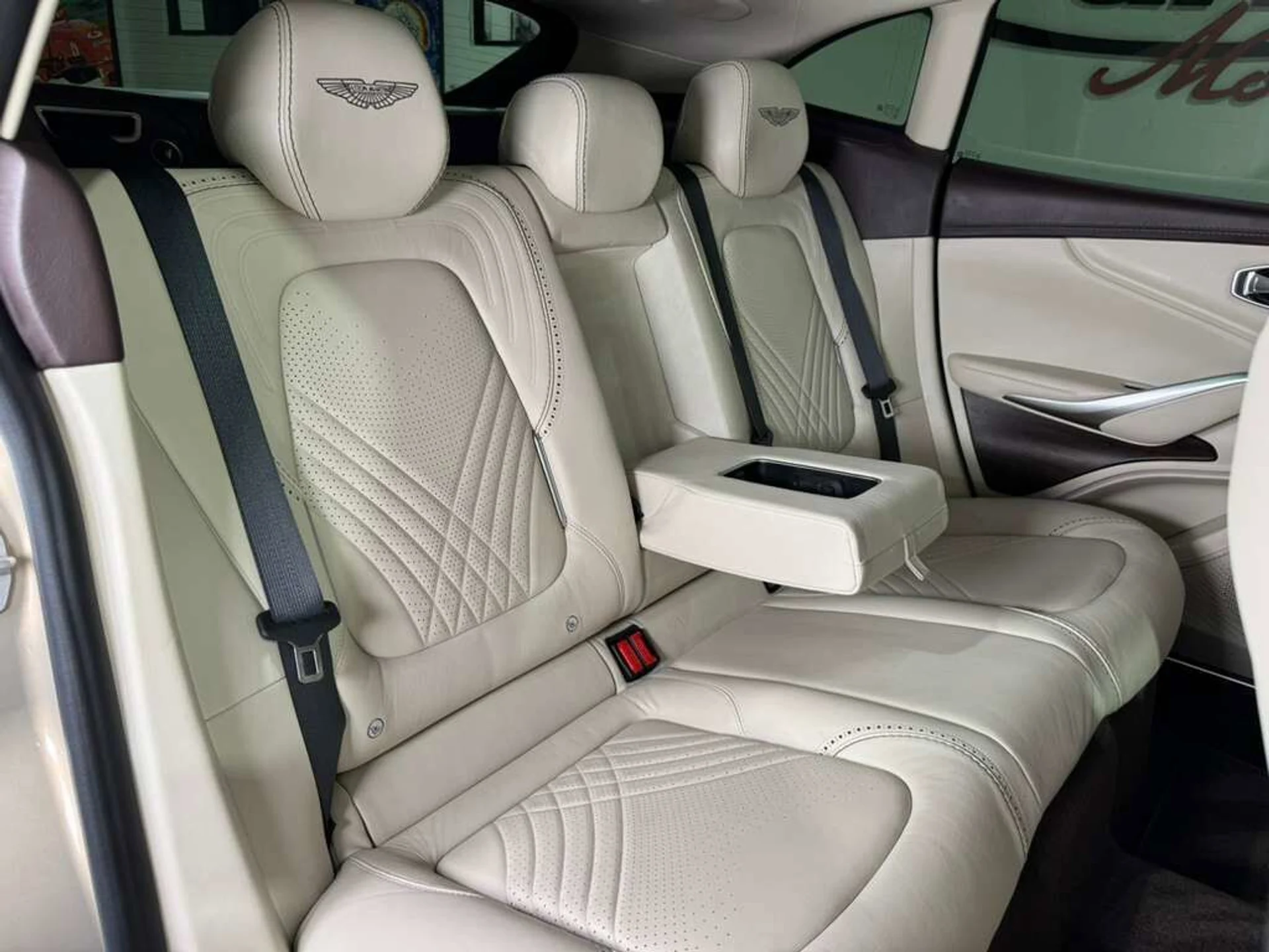 mph012_1062619653_6541f2c5ef4bbd926021c26c71c1b054_97aec73368