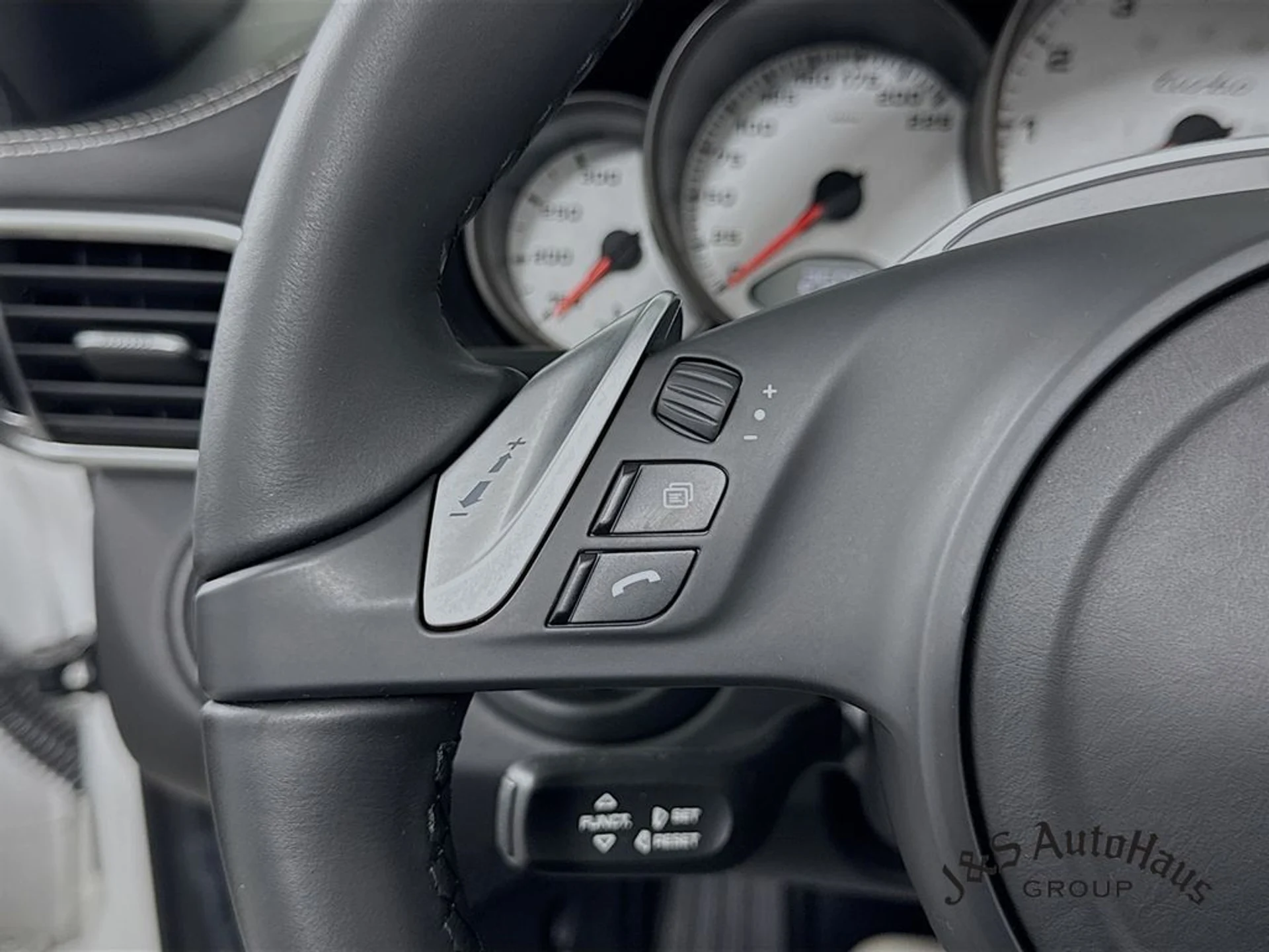 mph012_1063178837_3rd3vv2otsi80lkjkem48zjtfz4a_72e82c9d4d