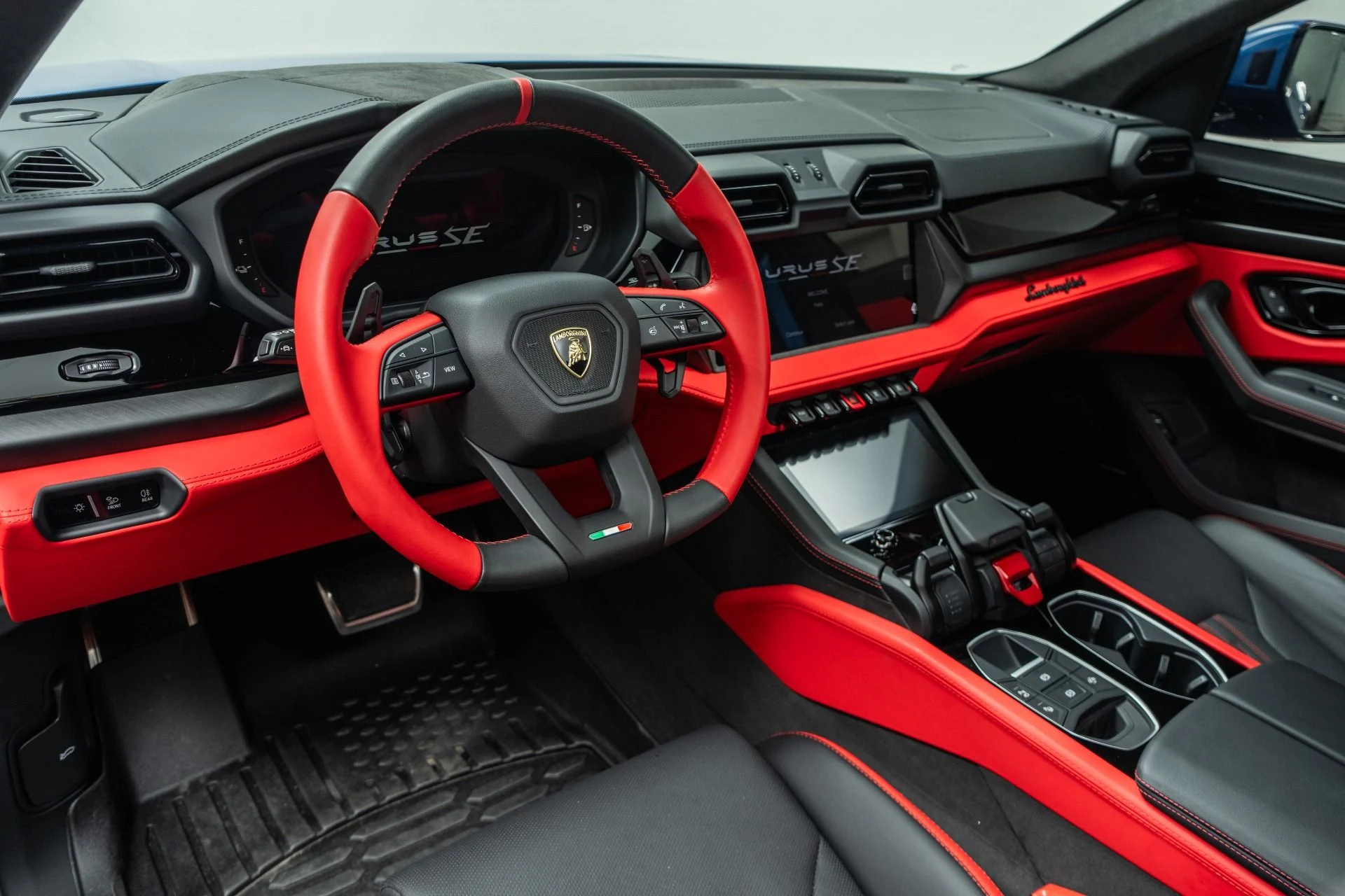 mph012_1063407015_Used_2025_Lamborghini_Urus_SE_Bang_and_Olufsen_Audio_Two_Tone_Interior_789_Horsepower_1773150487_7e2b3e4af7