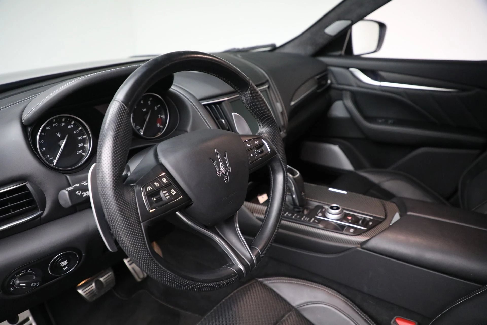 mph012_1067373185_Used_2022_Maserati_Levante_Trofeo_fca0c34dcb