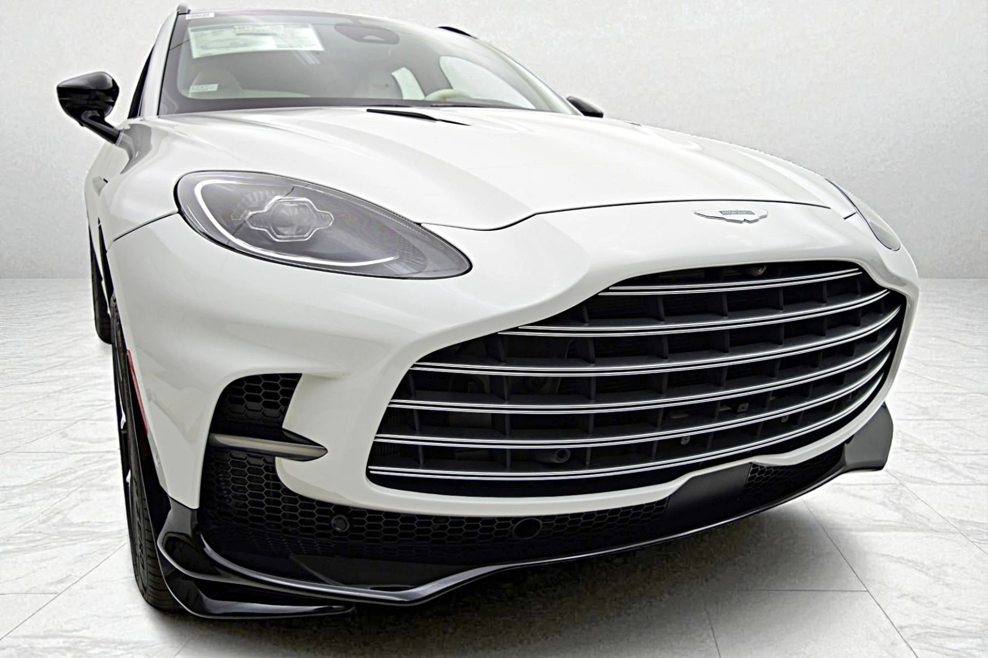 mph012_1067955061_New_2025_Aston_Martin_DBX_707_8b2eb66c59