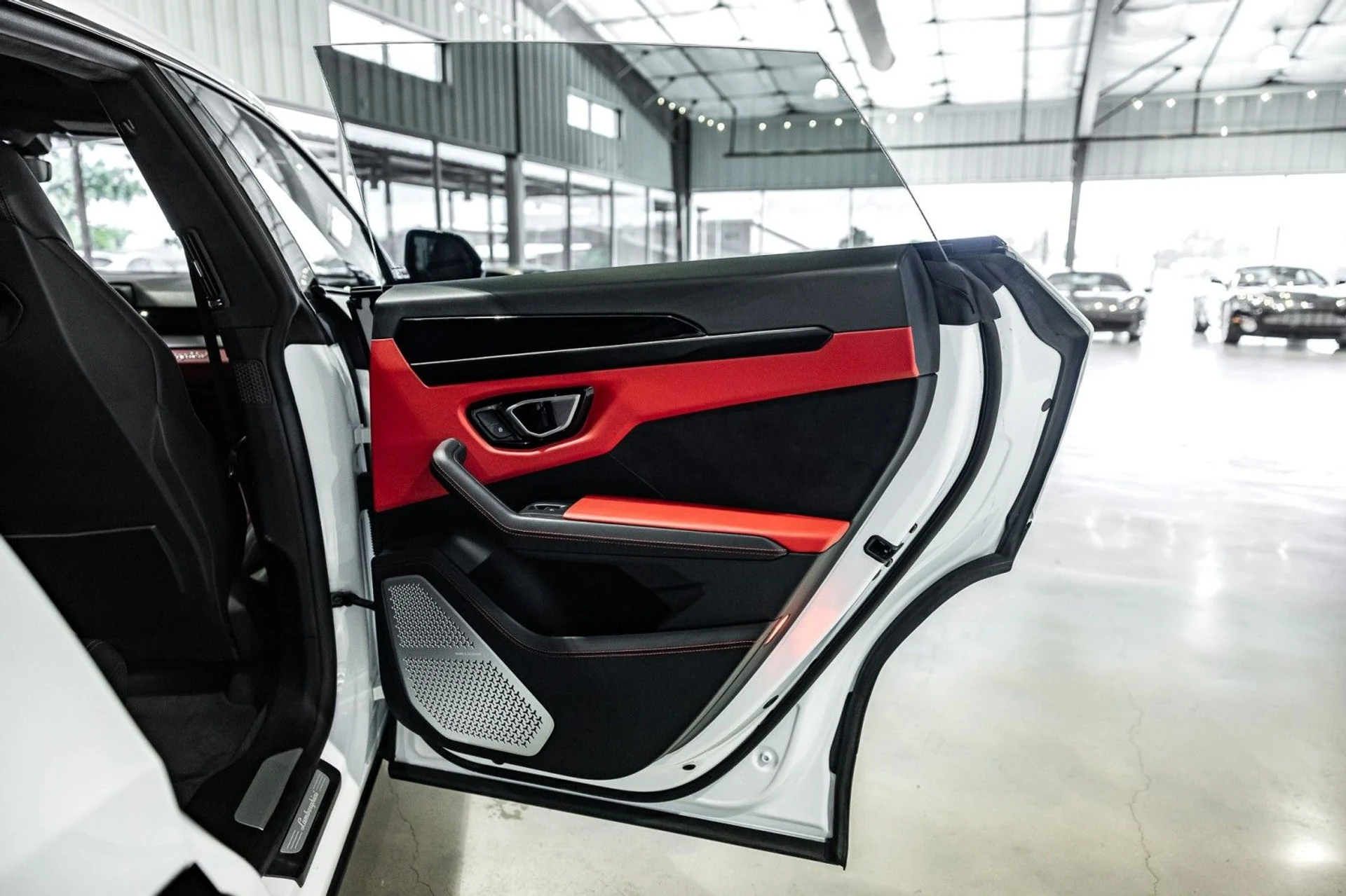 mph012_1084058067_Ng_4bb5695231