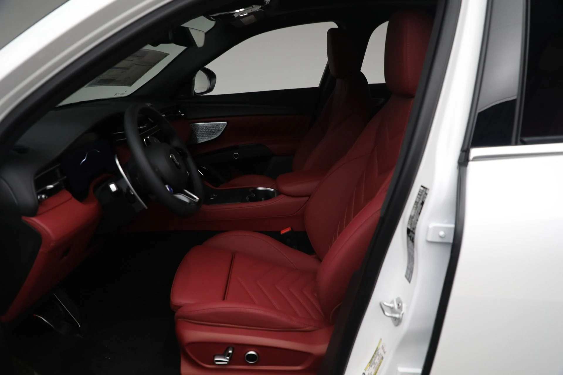 mph012_1088579789_New_2025_Maserati_Grecale_4d2e5d05e6