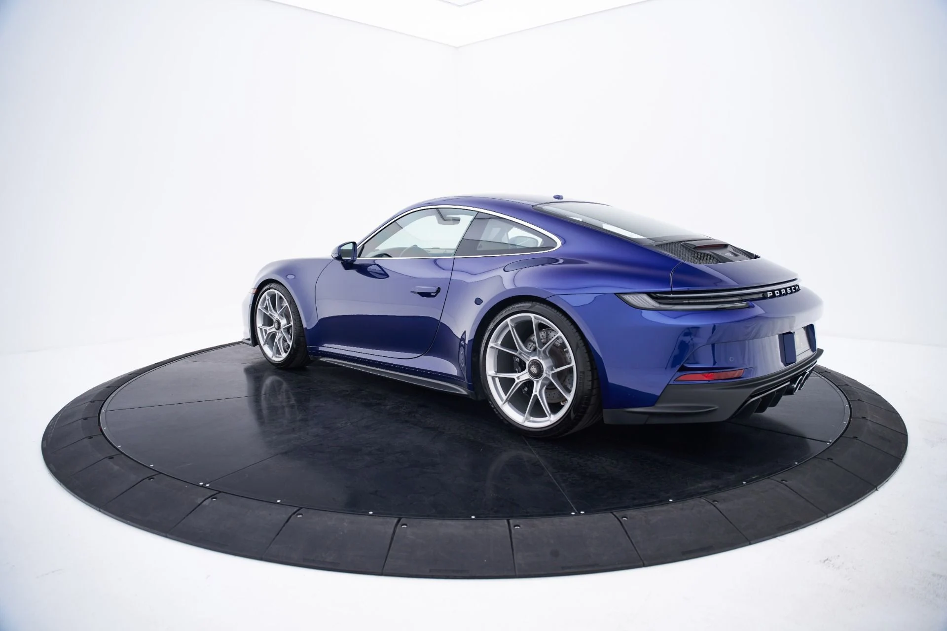 mph012_1100846426_Used_2022_Porsche_911_GT_3_1793061755_1fd286346f