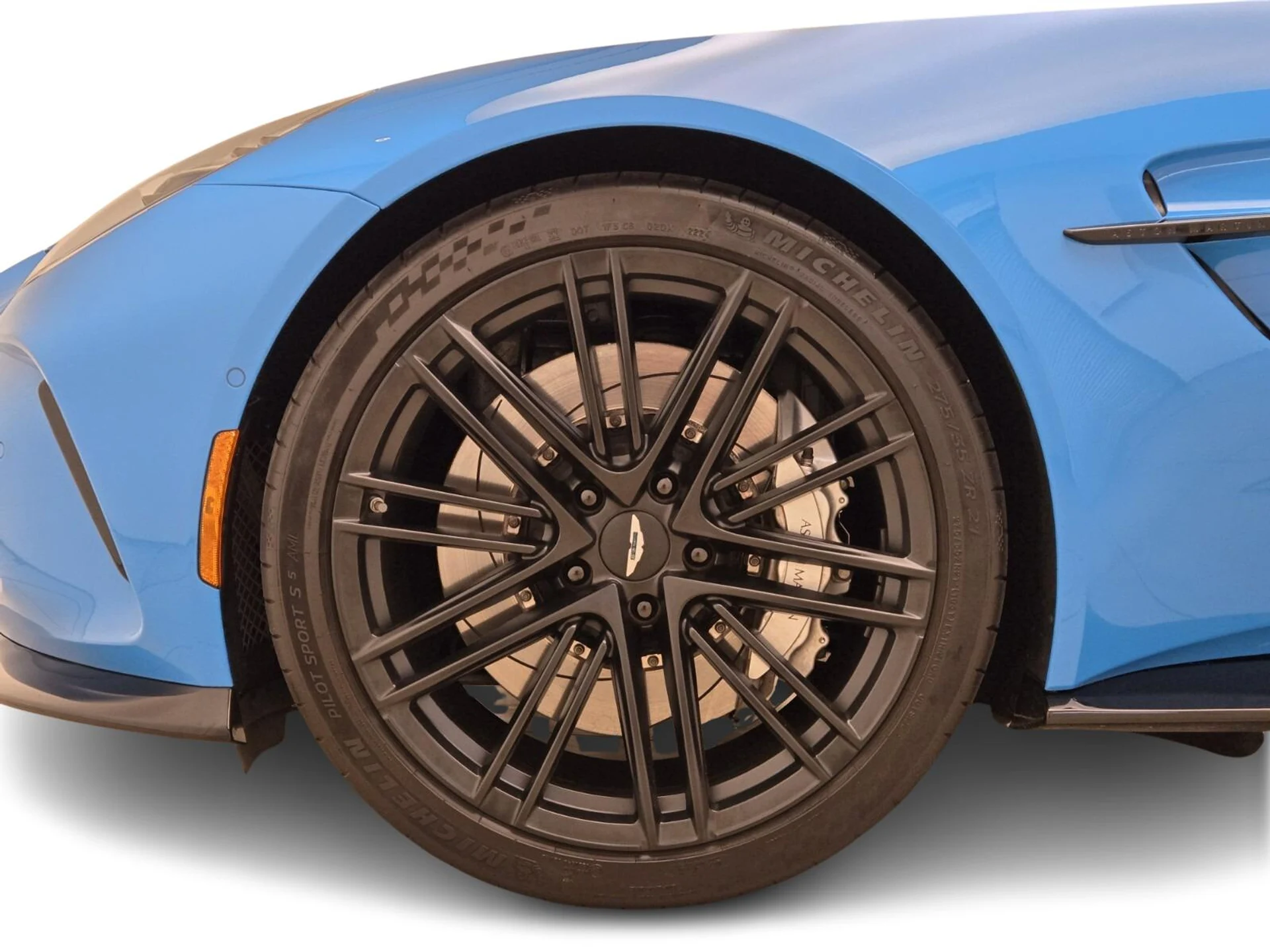 mph012_110104589_Used_2025_Aston_Martin_Vantage_1770792728_7103346c40