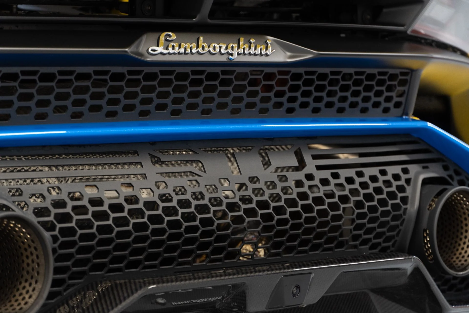 mph012_1103154974_Used_2022_Lamborghini_Huracan_STO_1733941664_85e1131f4d