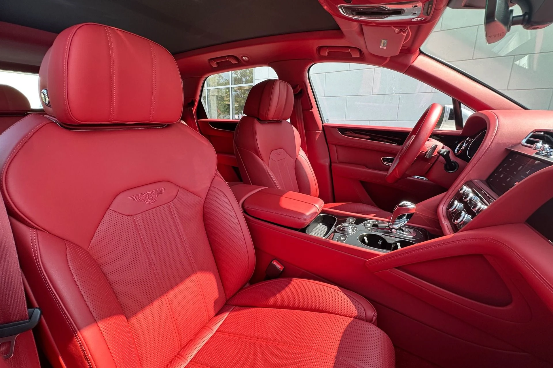 mph012_1103618743_Used_2022_Bentley_Bentayga_V8_1786356429_ae635fec73