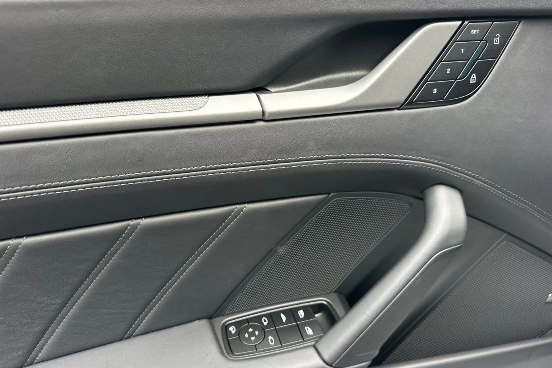 mph012_1104629003_7efa990bf8c8794937844d7e88efdd1f_fcfb3d66d3