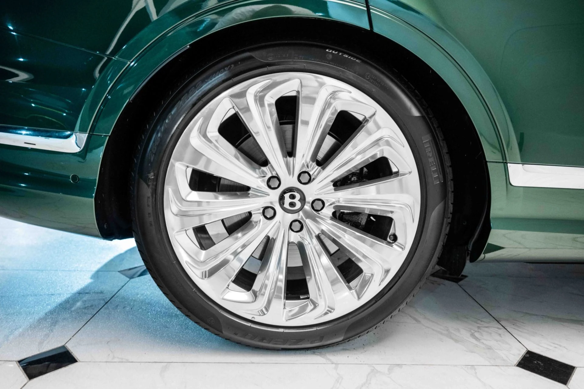 mph012_1114401852_Used_2023_Bentley_Bentayga_EWB_Azure_V8_1716828034_3b1fdc9a99