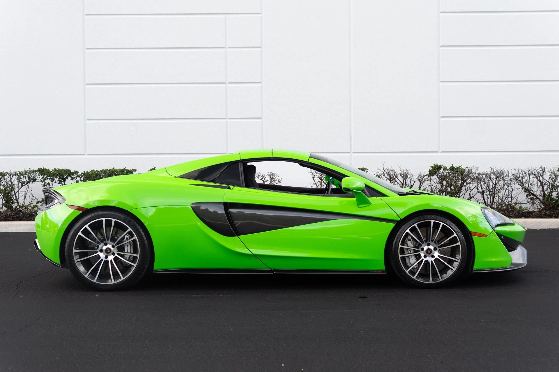 mph012_1120680526_Used_2018_Mc_Laren_570_S_Spider_1773949539_b64bcd8447