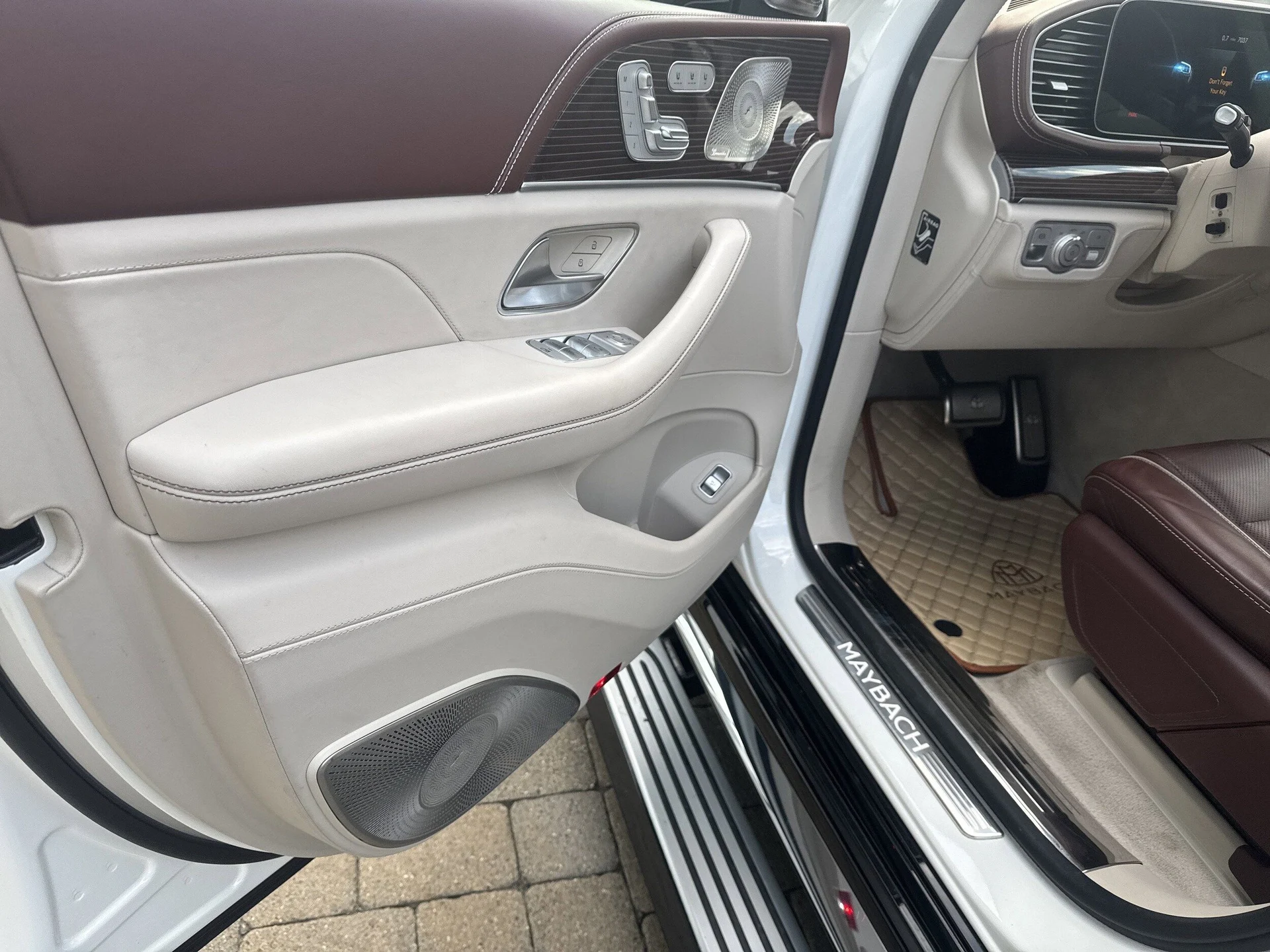 mph012_1133711484_b756ab3bf6f65e1bb24d0710e252b3e7x_85f34b5642