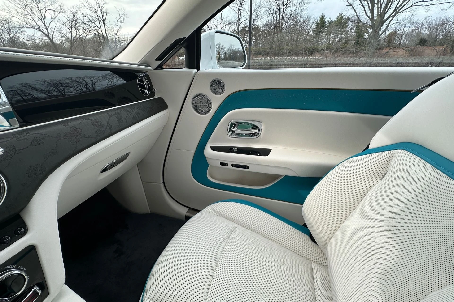 mph012_1136868299_Used_2026_Rolls_Royce_Spectre_Primavera_1784749743_55a5075107