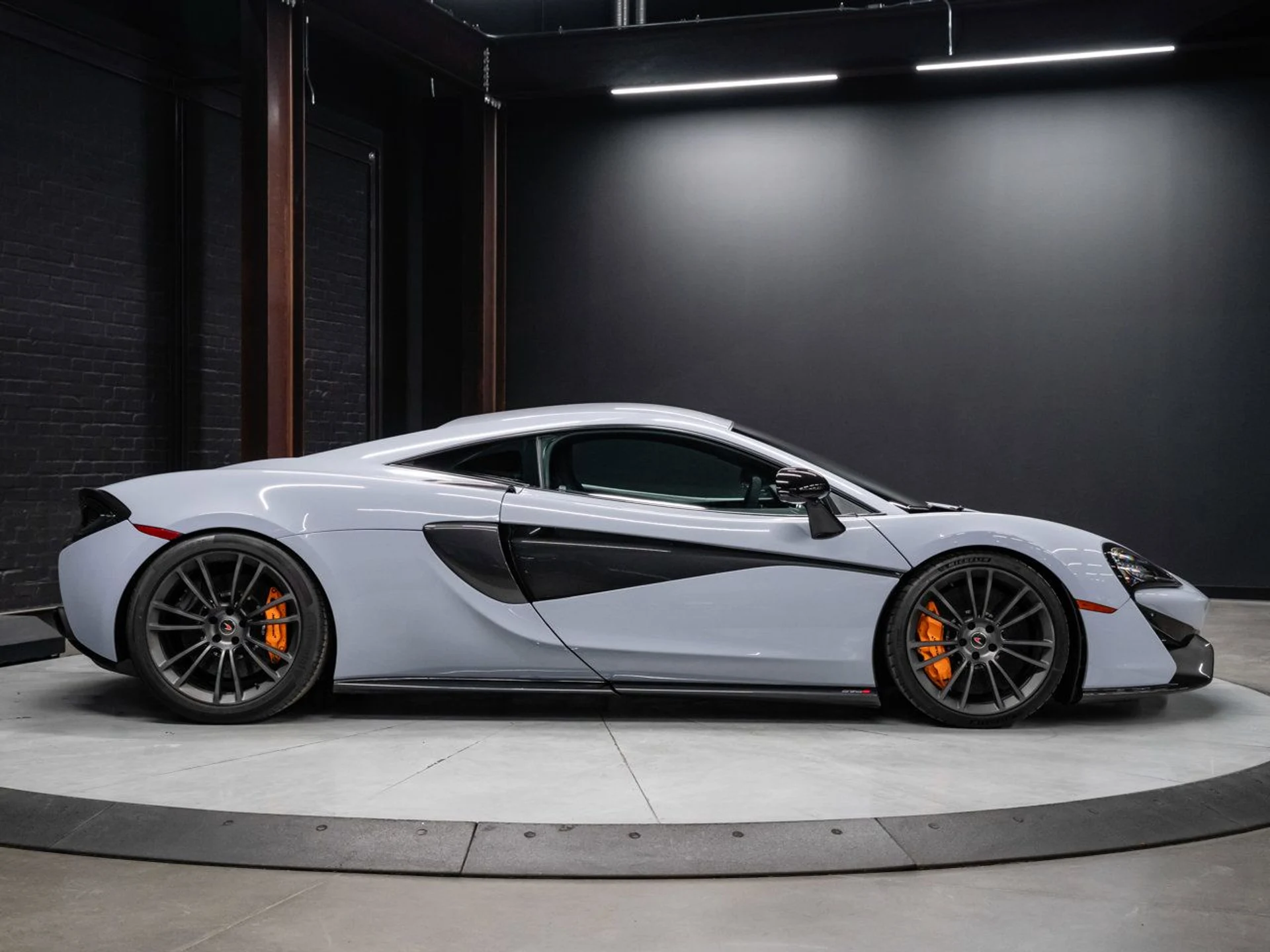 mph012_1137382167_mclaren_570s_2017_92cf5f2fdf