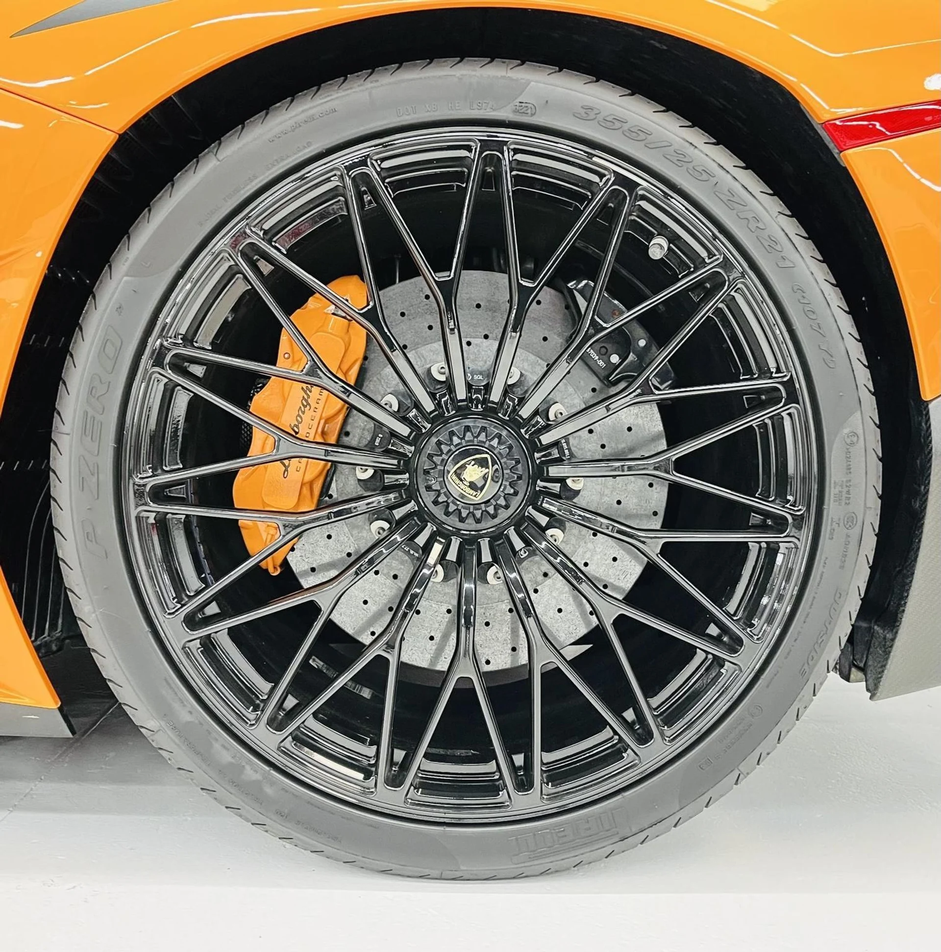 mph012_1149072109_Used_2017_Lamborghini_Aventador_LP_750_4_SV_1760729396_ad6d2cd126