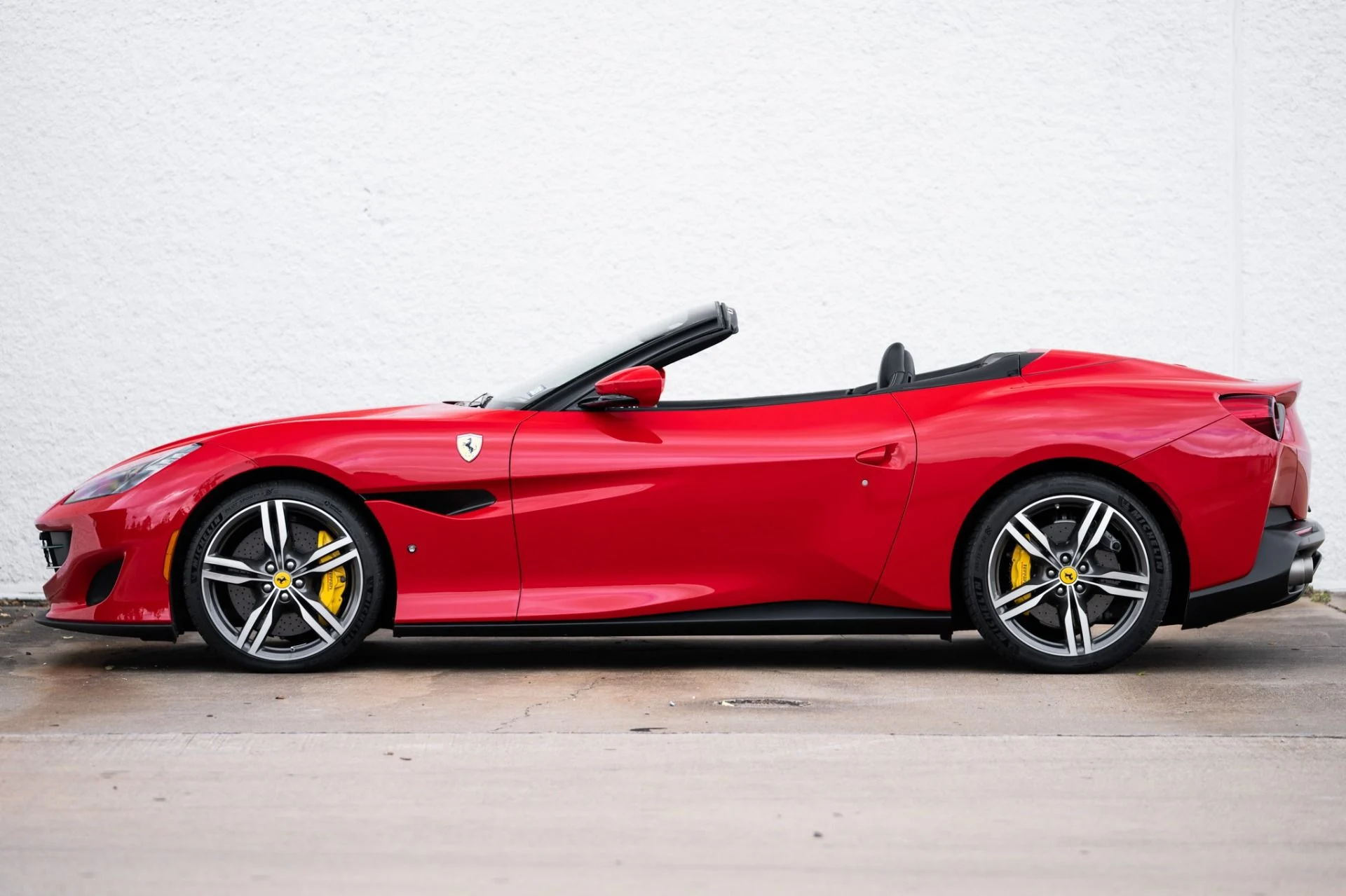 mph012_1162289914_Used_2019_Ferrari_Portofino_1768420452_33d07925fd