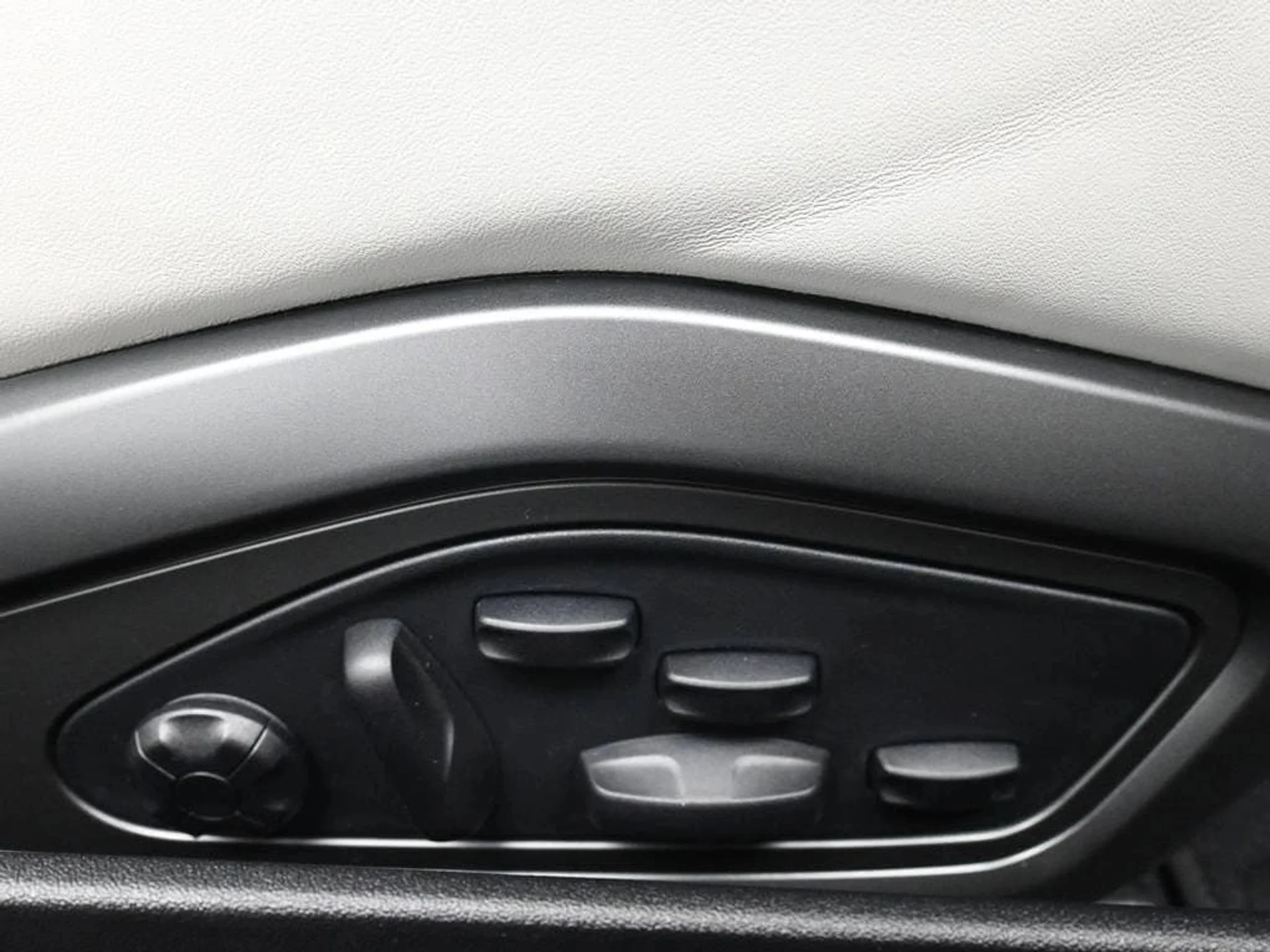 mph012_1162471469_4b2967d1ac104d3956cb9f10ba137c60x_a91cf5e19e