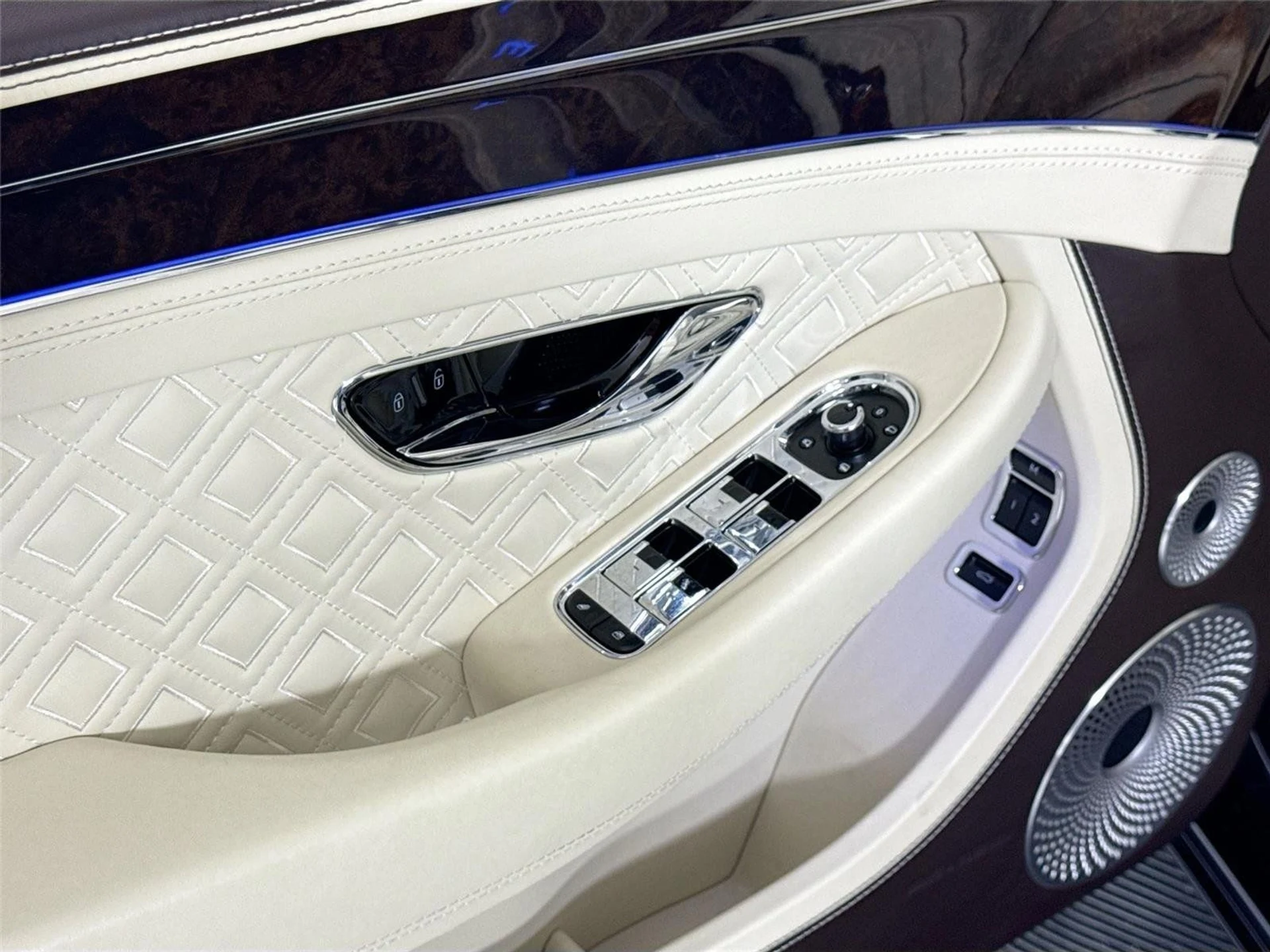 mph012_1176441499_242e33e9f488612ed61740562cd88509_e0e87908e1