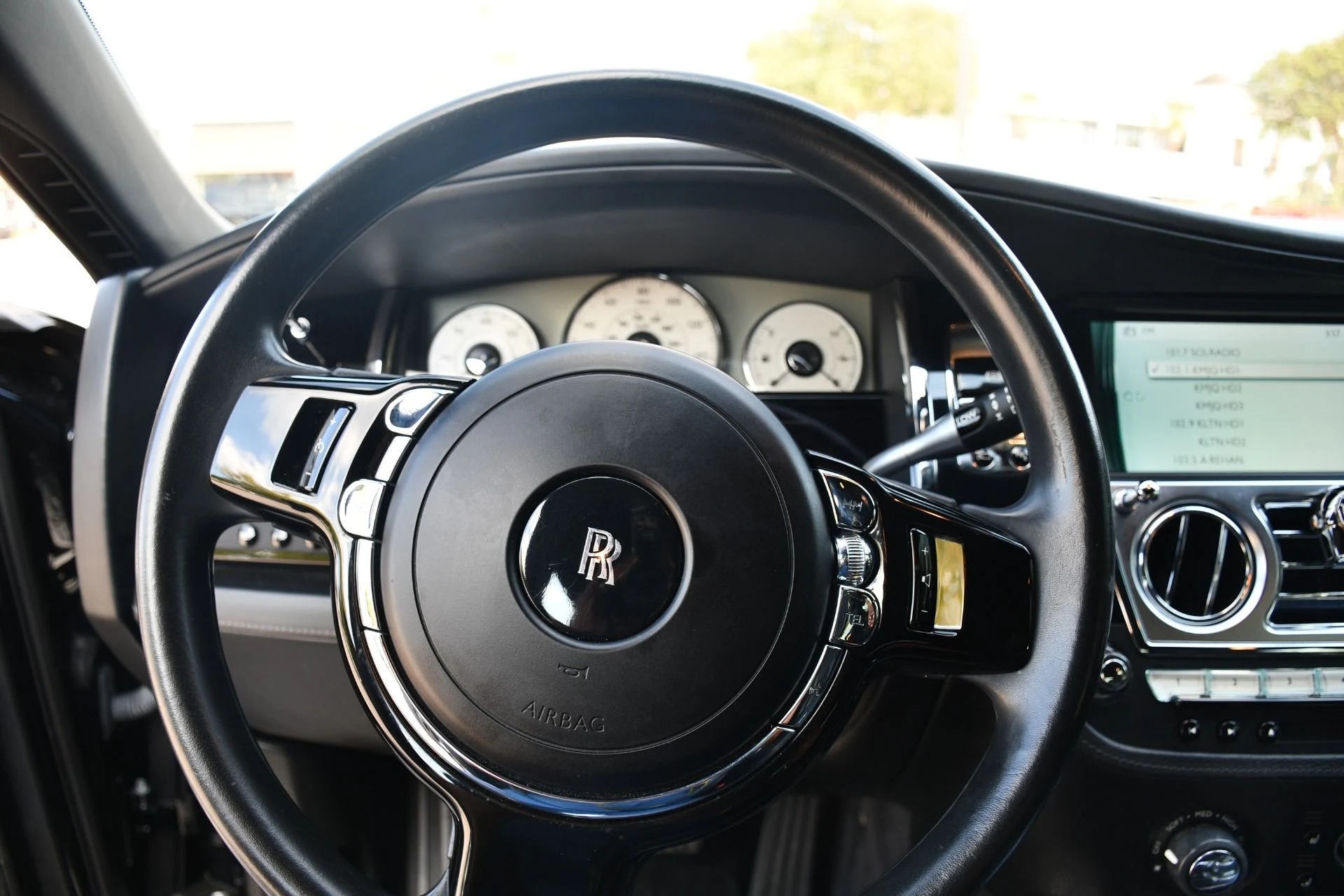 mph012_118320209_Used_2015_Rolls_Royce_Ghost_1791934310_cf5d657d85