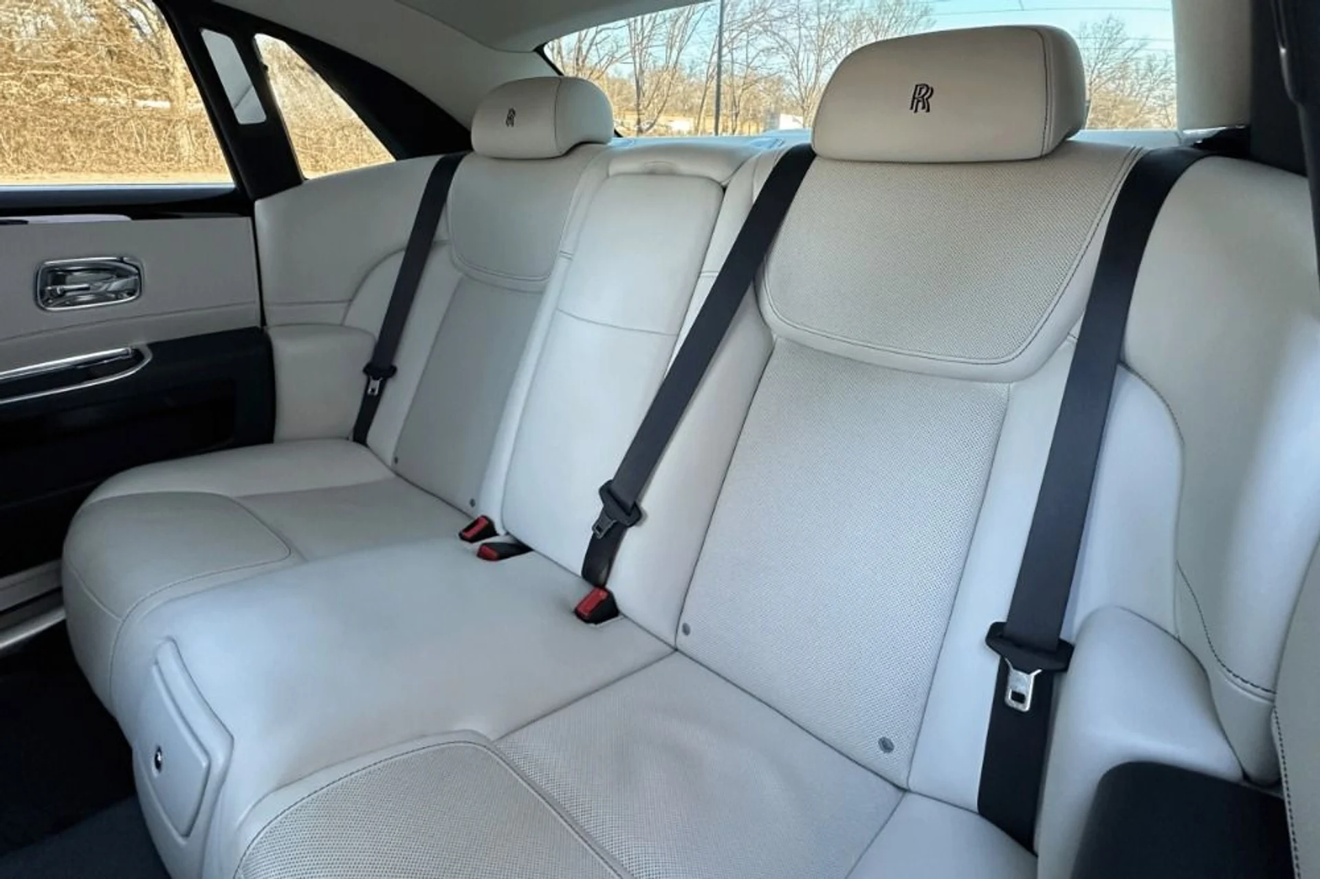 mph012_1183477977_Used_2016_Rolls_Royce_Ghost_1768387750_122c434750