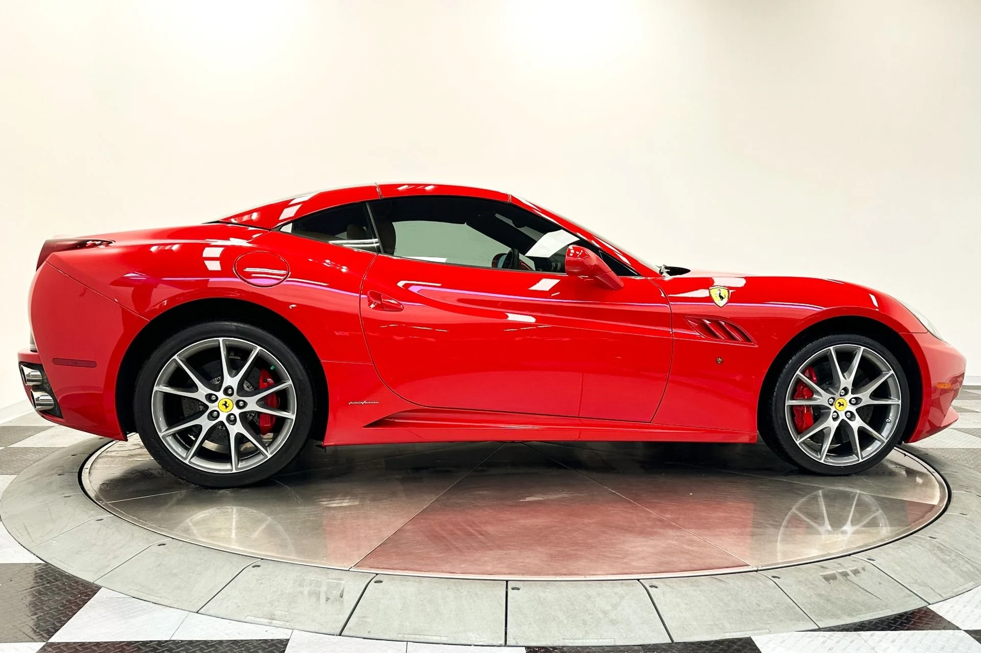 mph012_118358045_Used_2013_Ferrari_California_Daytona_Seats_Forged_Wheels_Extended_Beige_Leather_1771614841_0e06e8560c