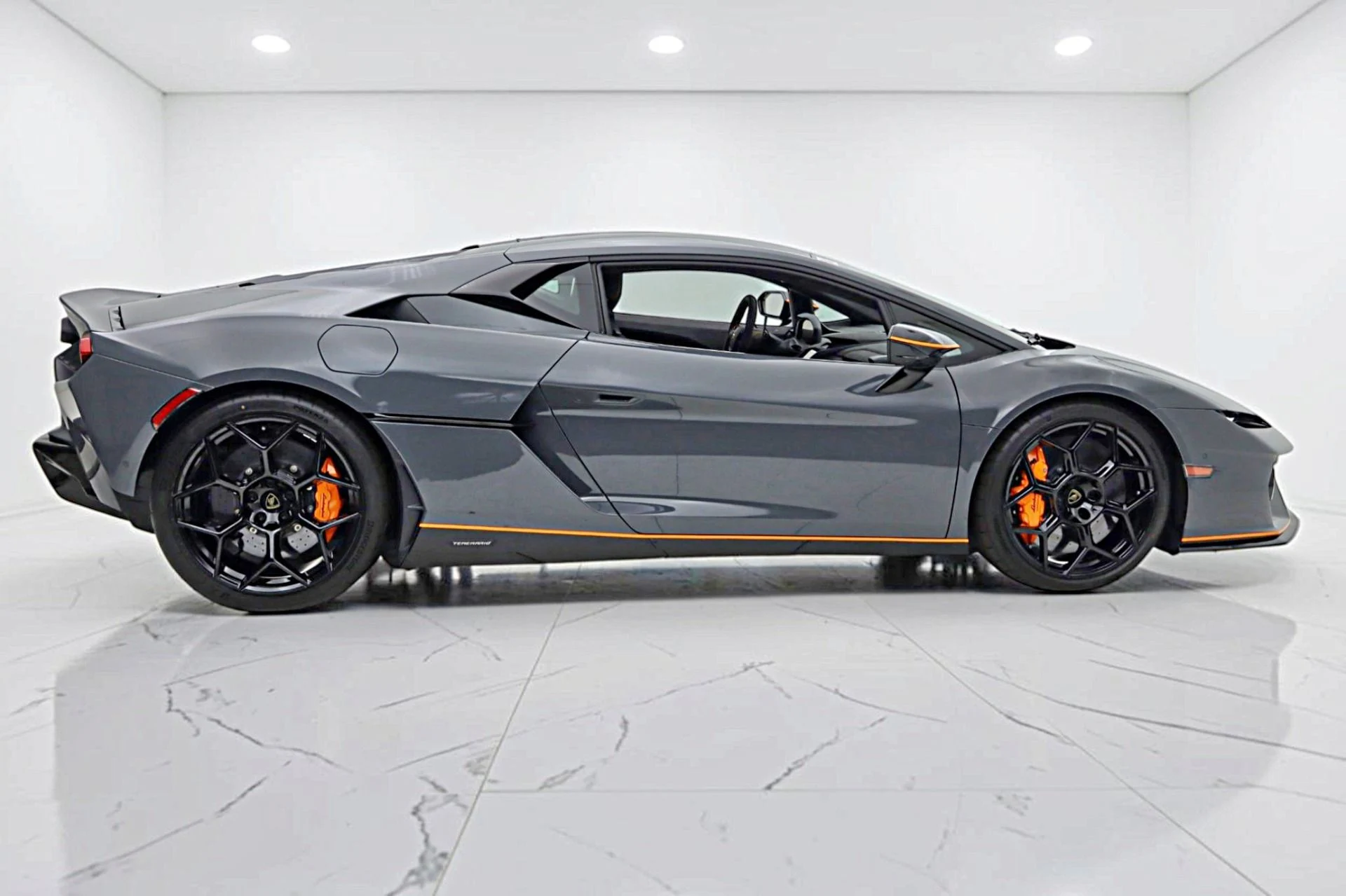 mph012_1183794214_New_2026_Lamborghini_Temerario_6987b40124