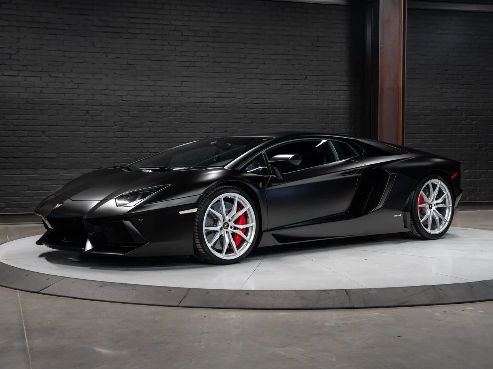 mph012_1184991269_lamborghini_aventador_2017_a1508d770d