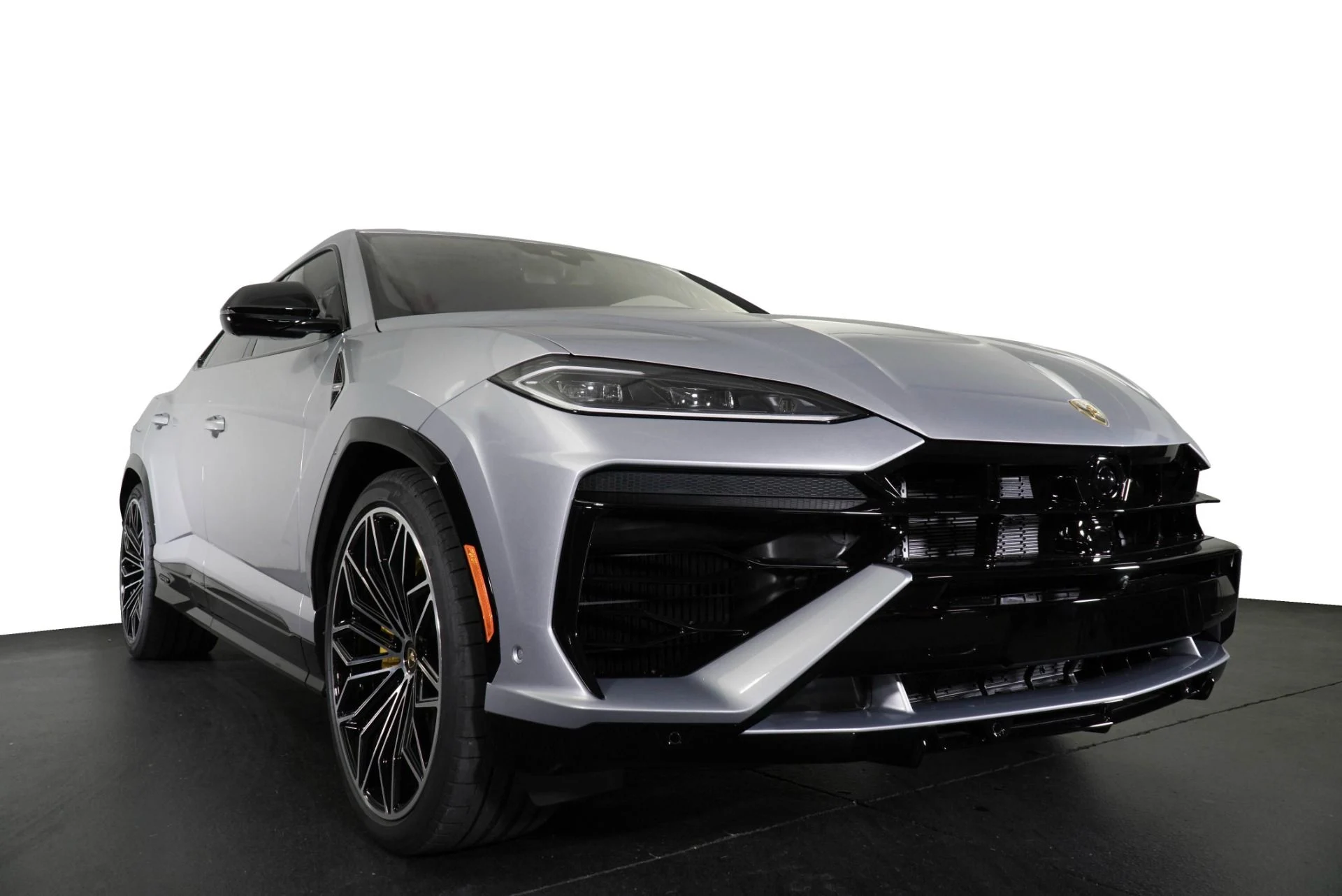 mph012_1186633512_New_2025_Lamborghini_Urus_SE_1776533291_2a82c46236